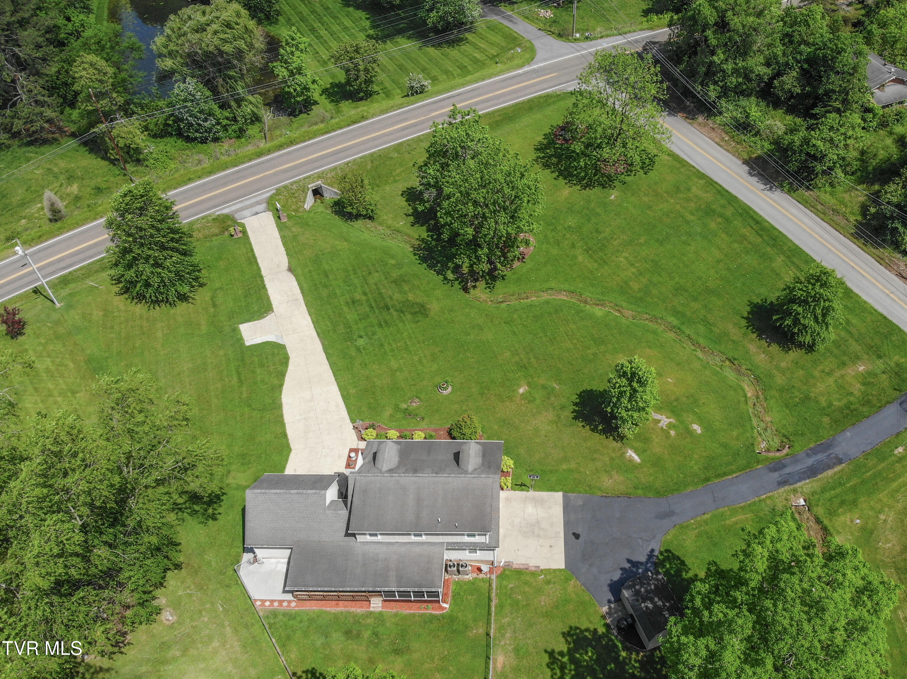 3493 Weaver Pike