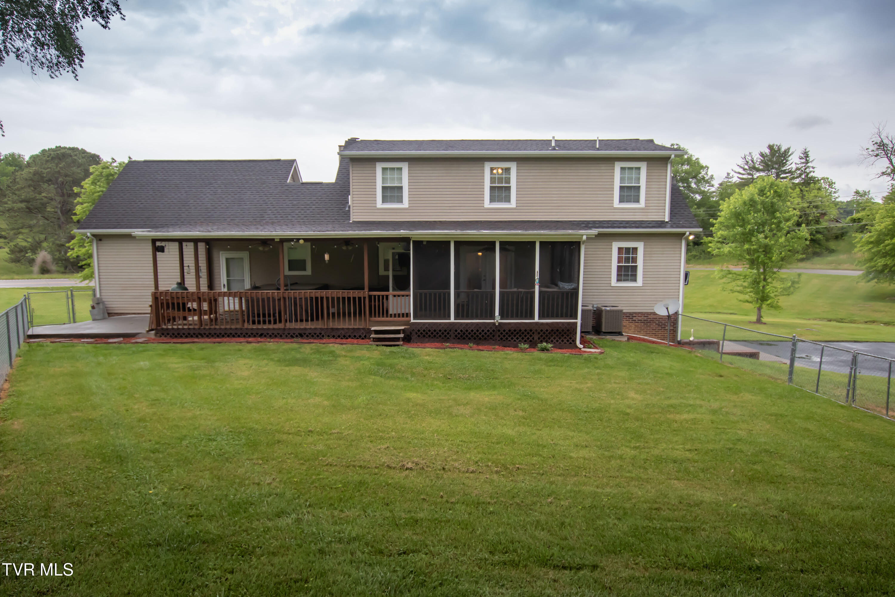 3493 Weaver Pike