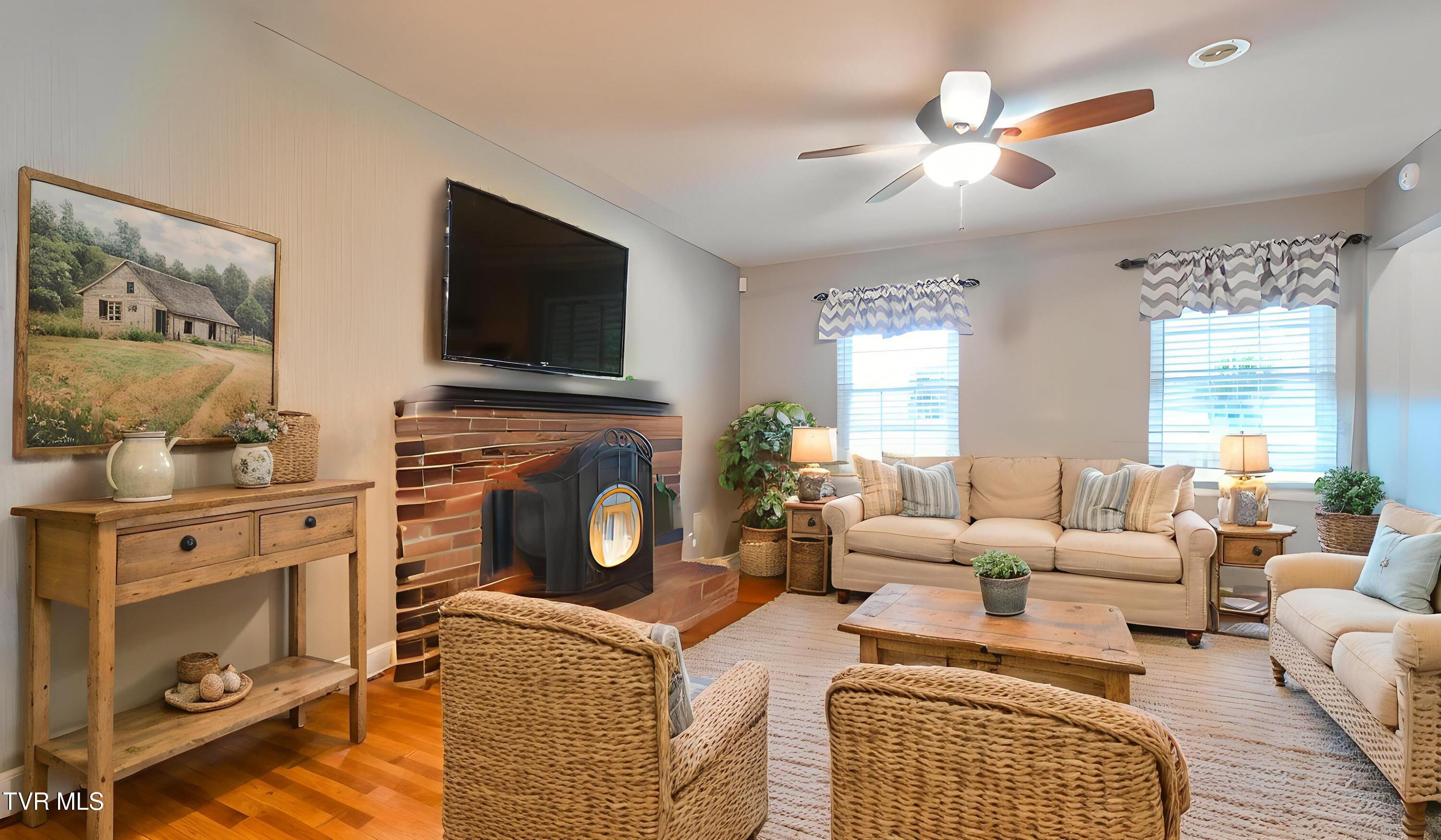3493 Weaver Pike