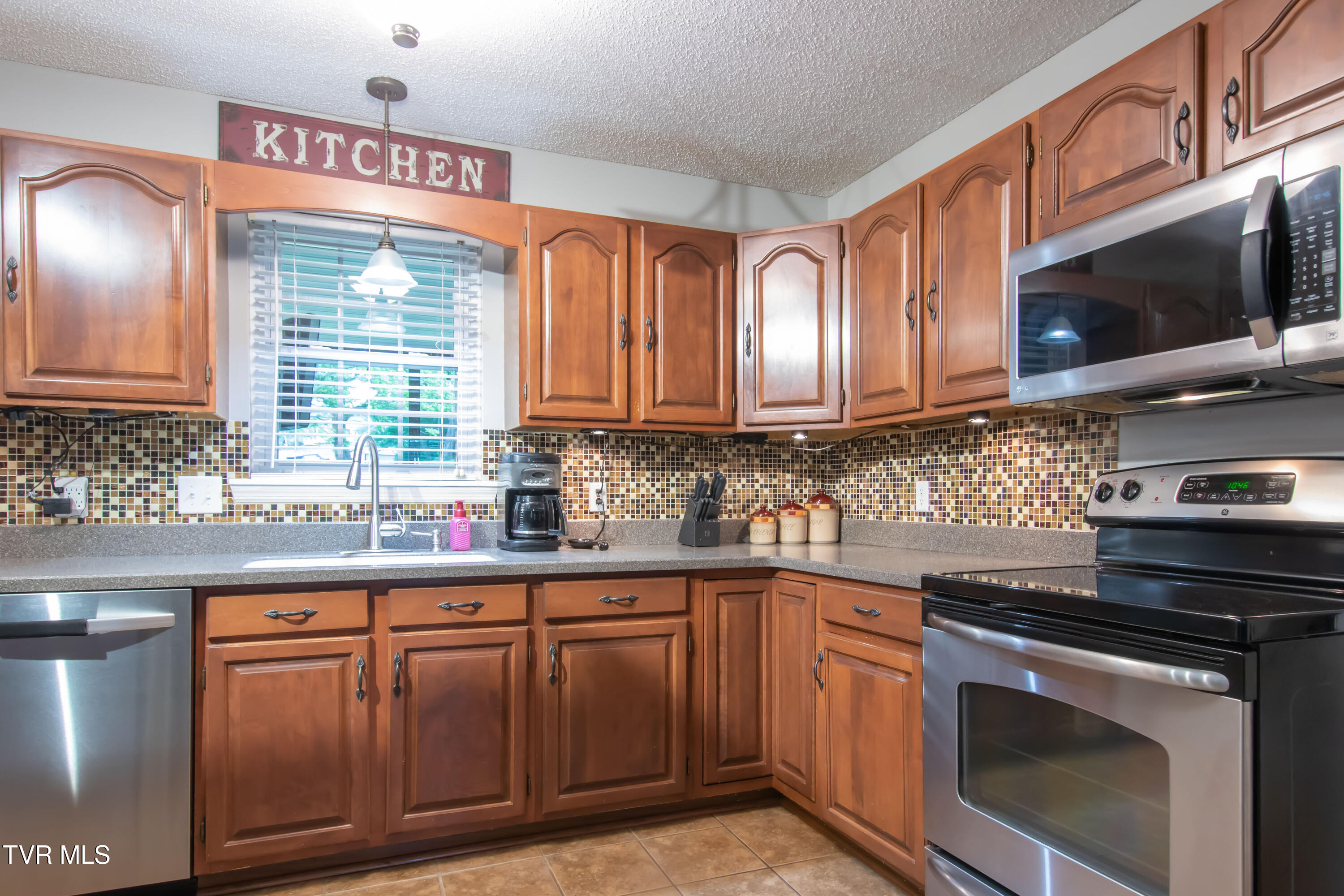 3493 Weaver Pike