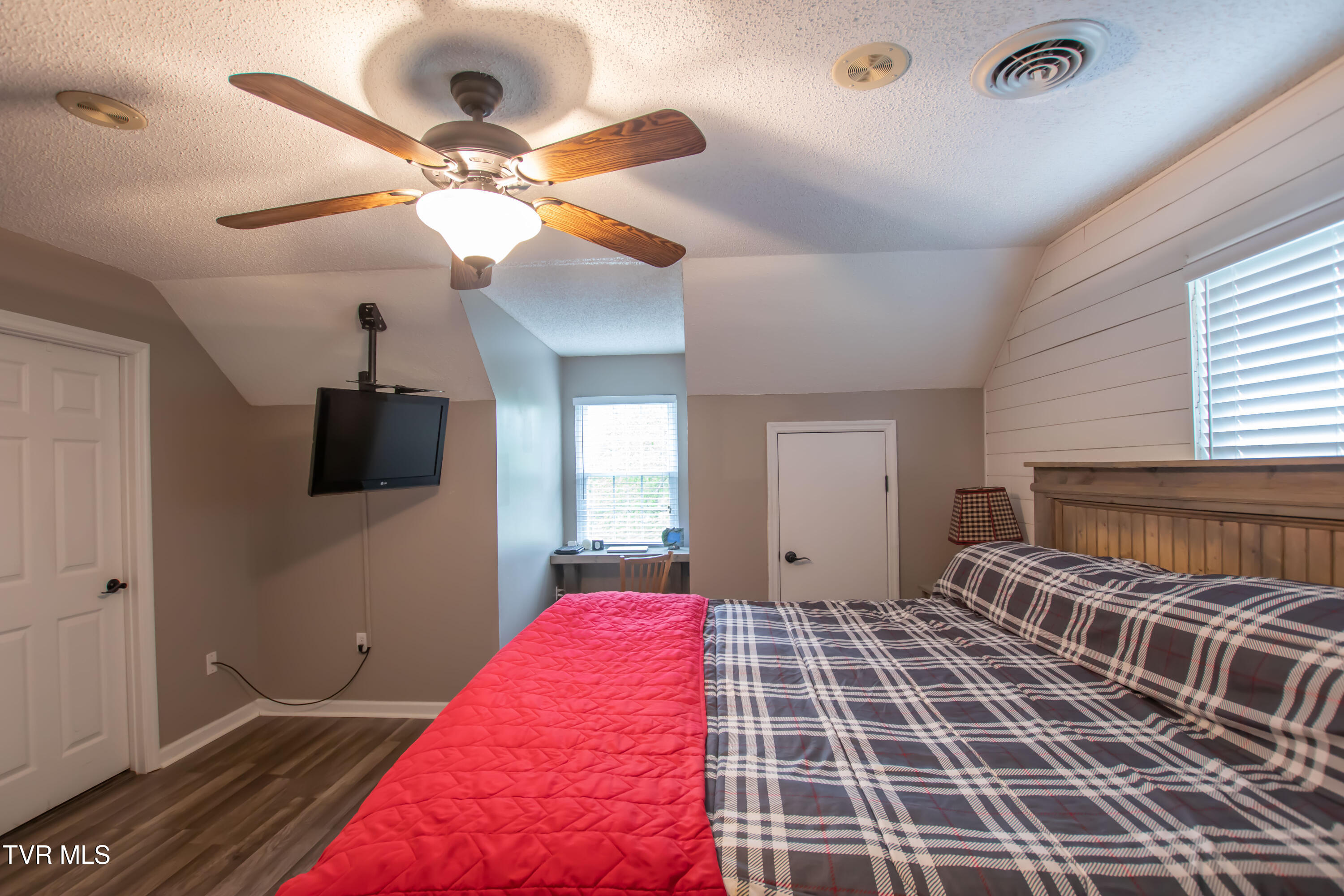 3493 Weaver Pike