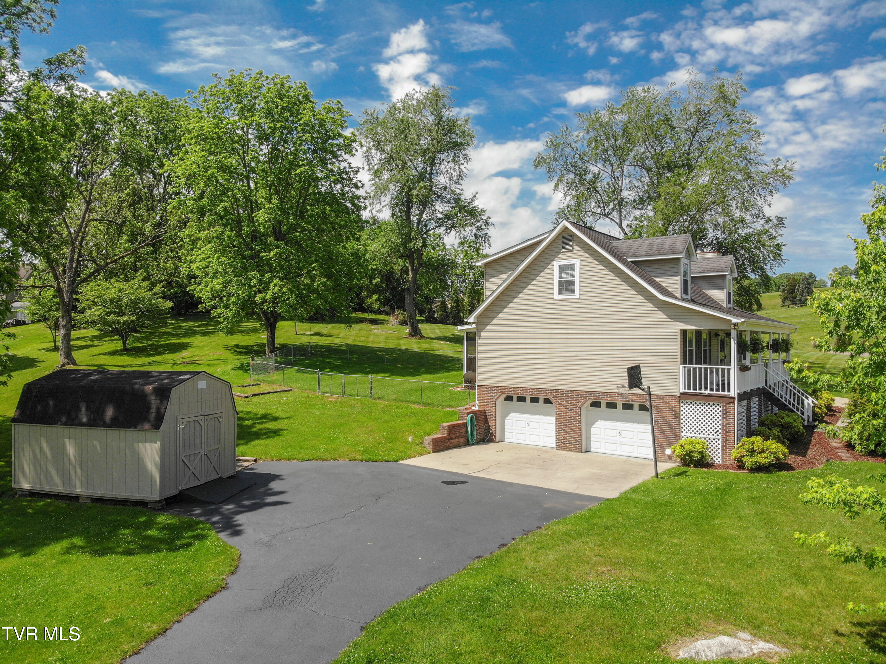 3493 Weaver Pike