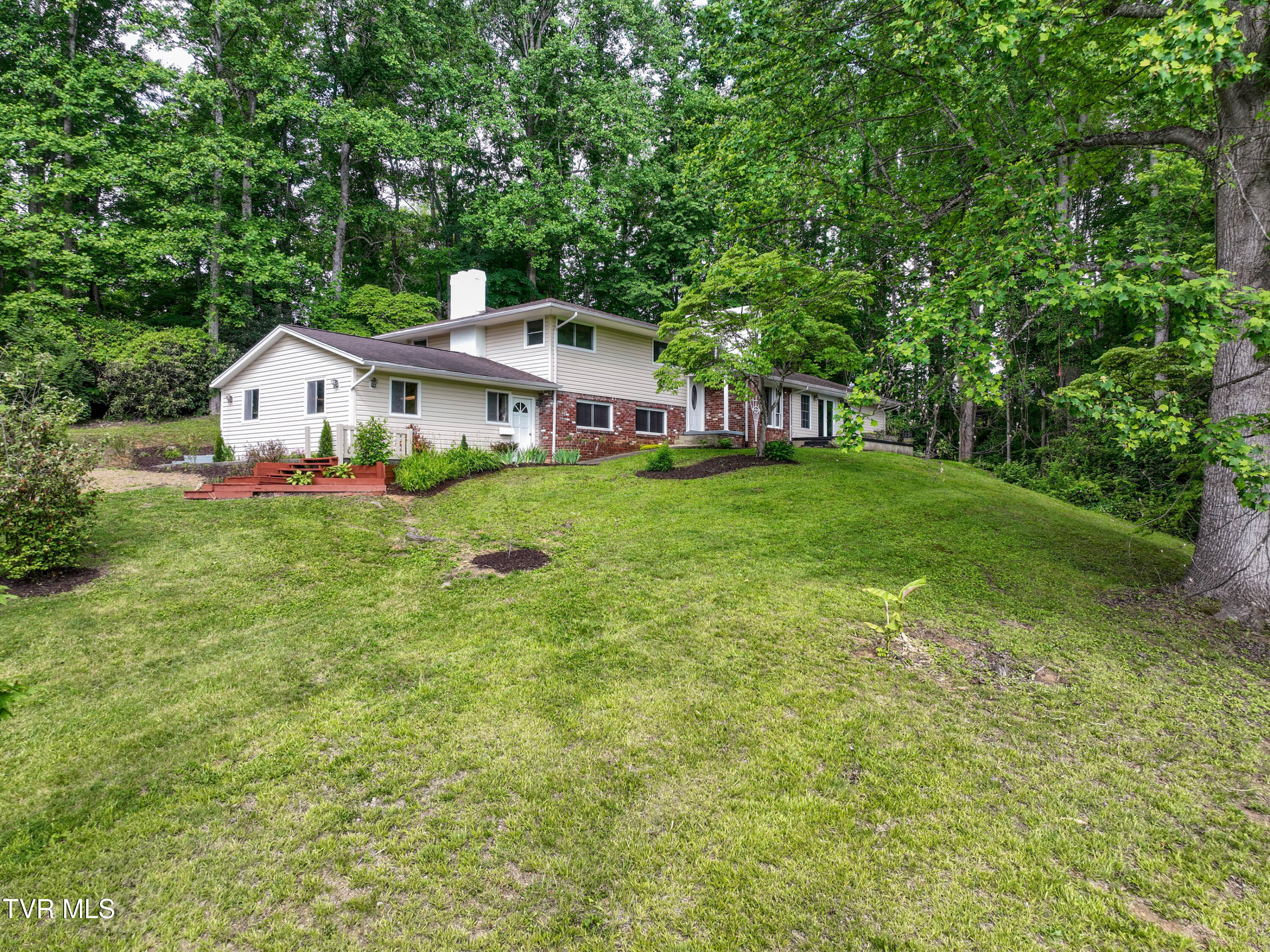 121 Hermitage Drive