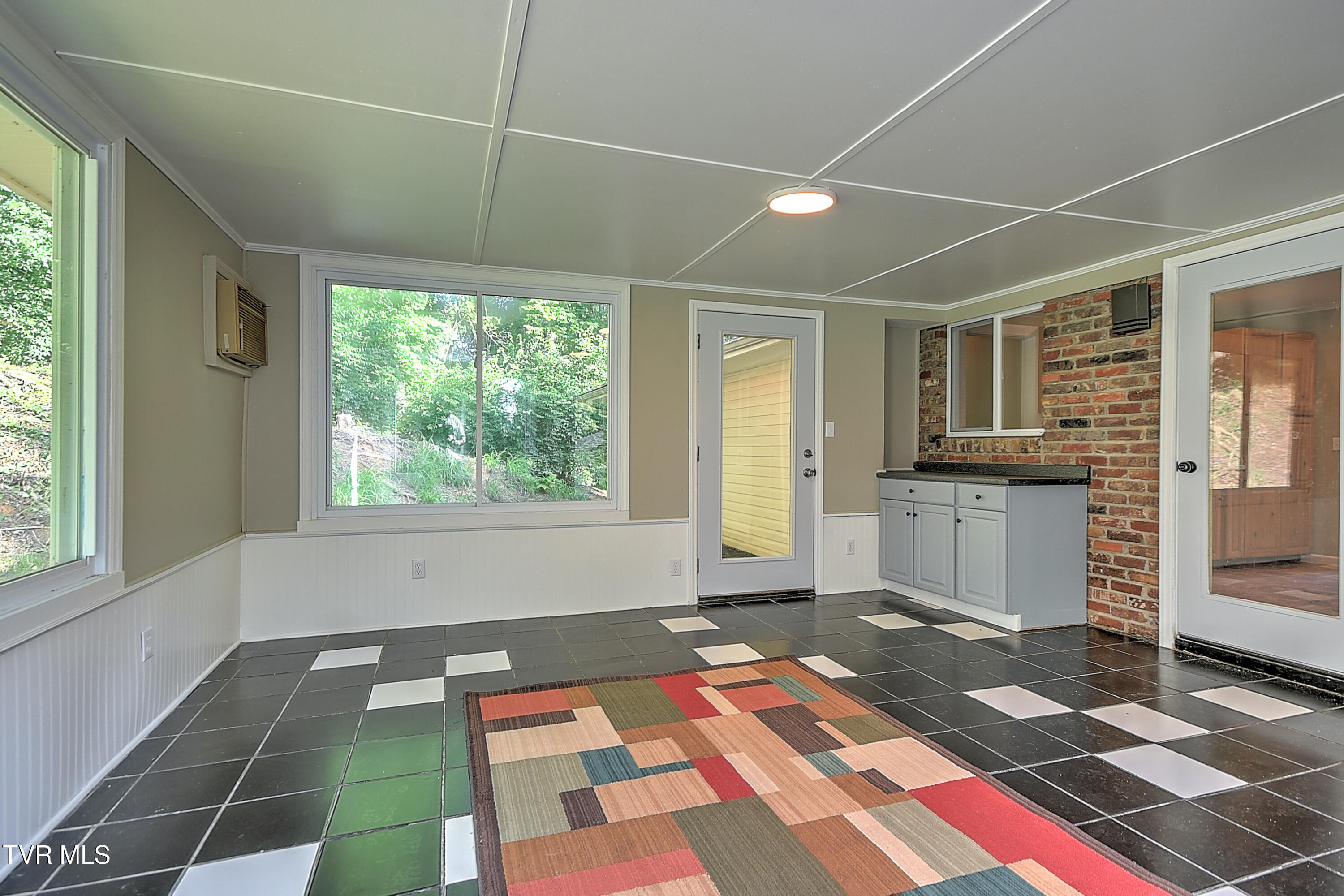 121 Hermitage Drive