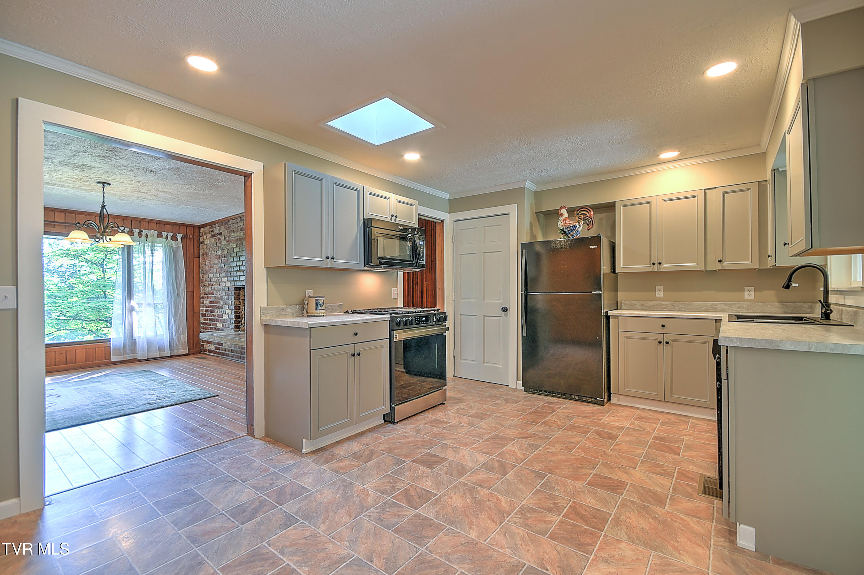121 Hermitage Drive