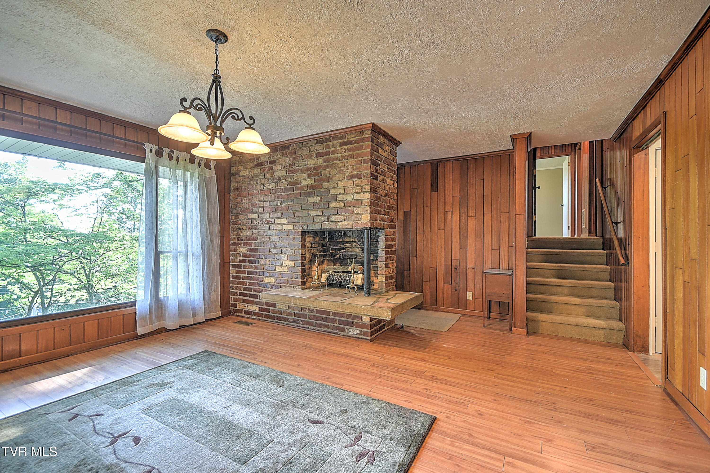 121 Hermitage Drive