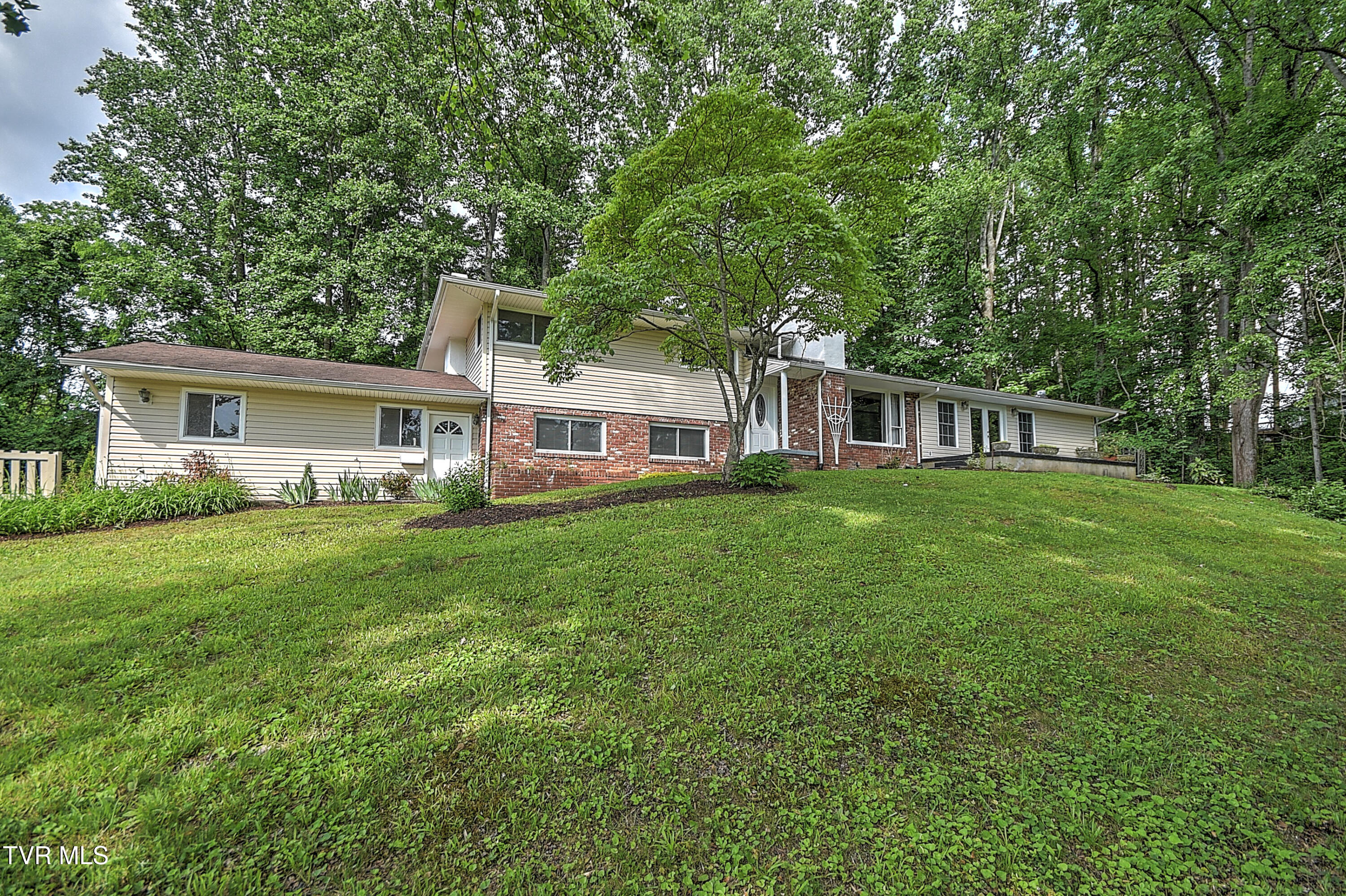 121 Hermitage Drive
