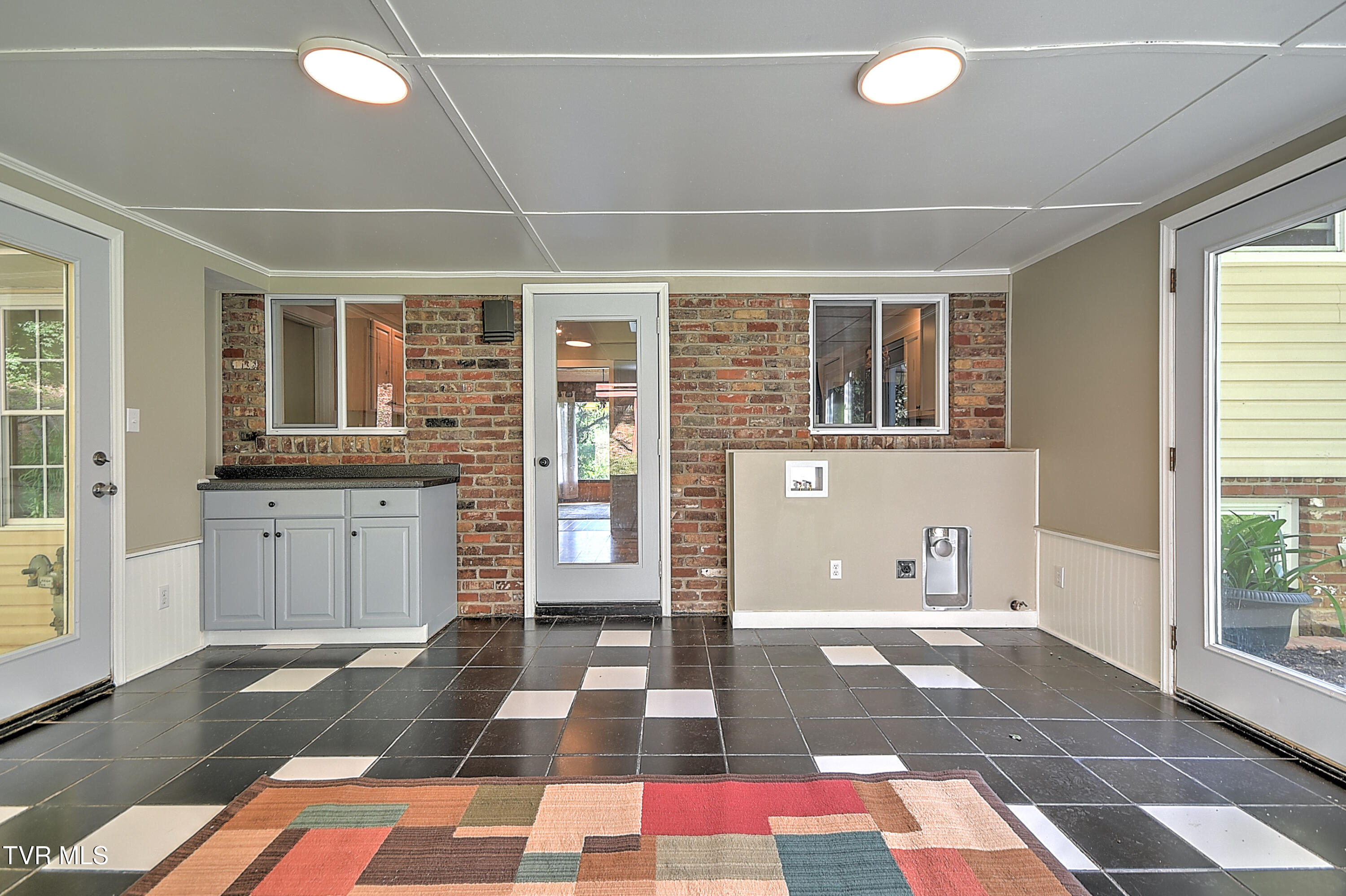 121 Hermitage Drive