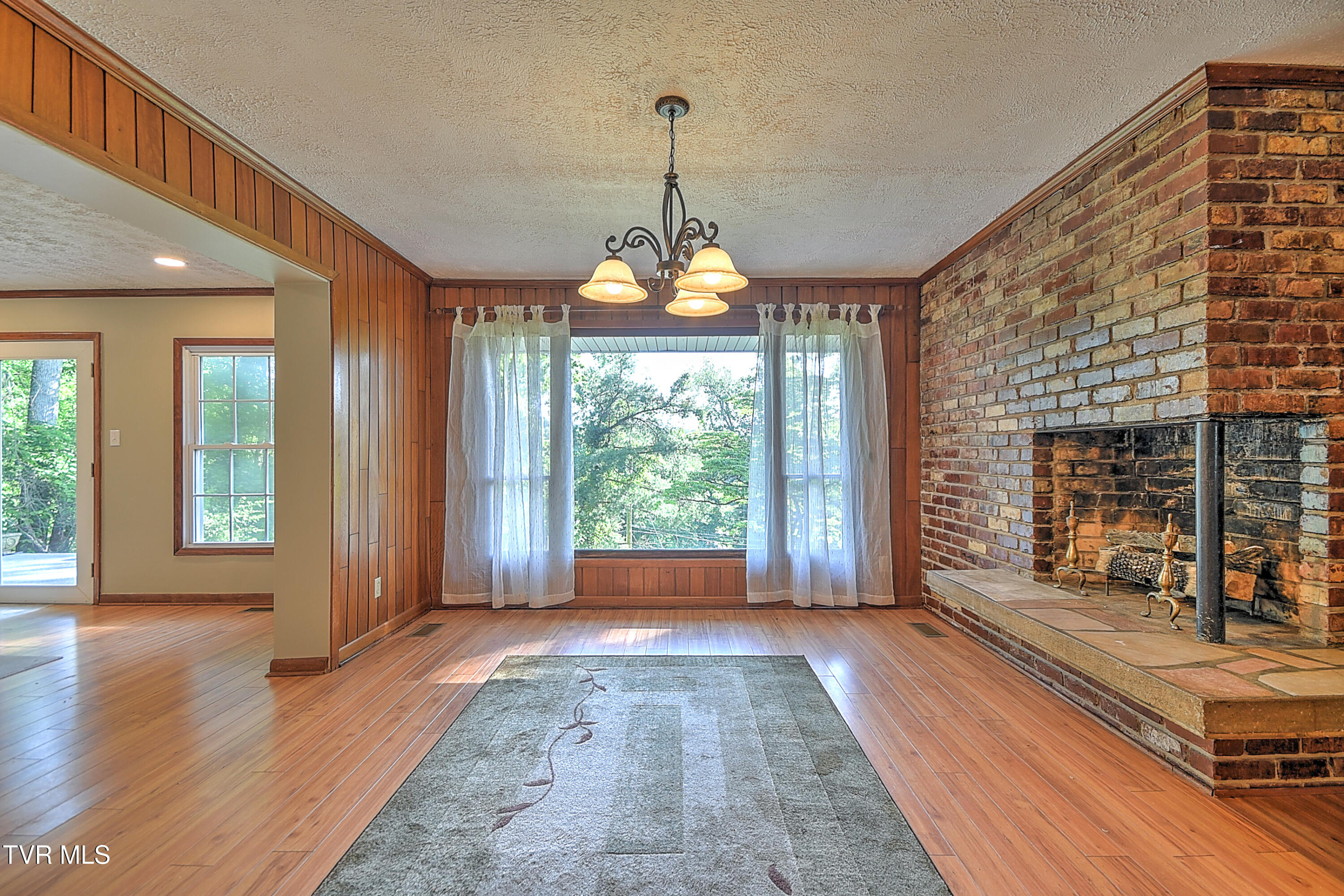 121 Hermitage Drive
