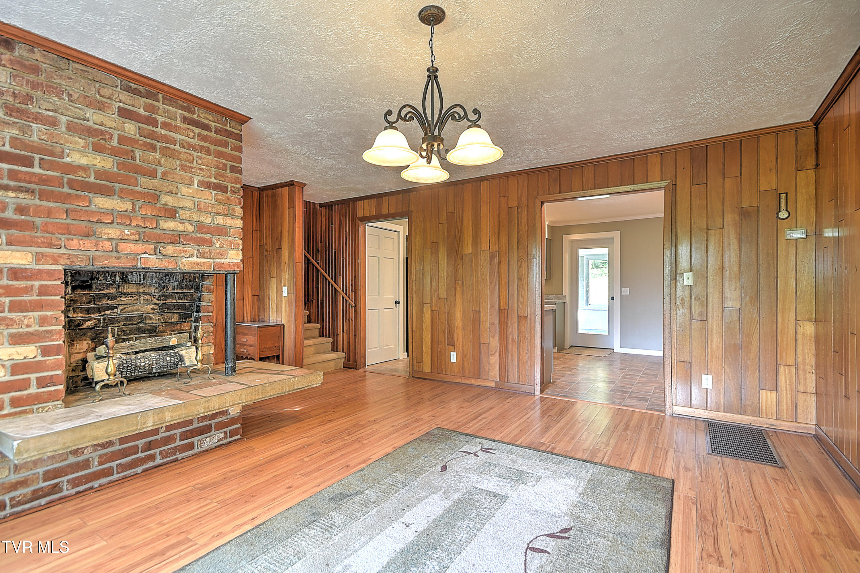 121 Hermitage Drive
