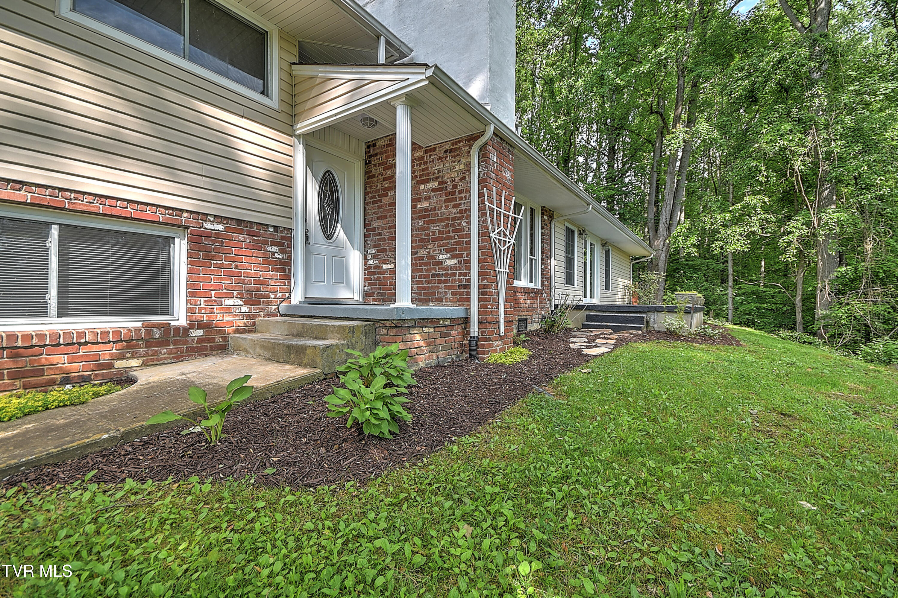 121 Hermitage Drive