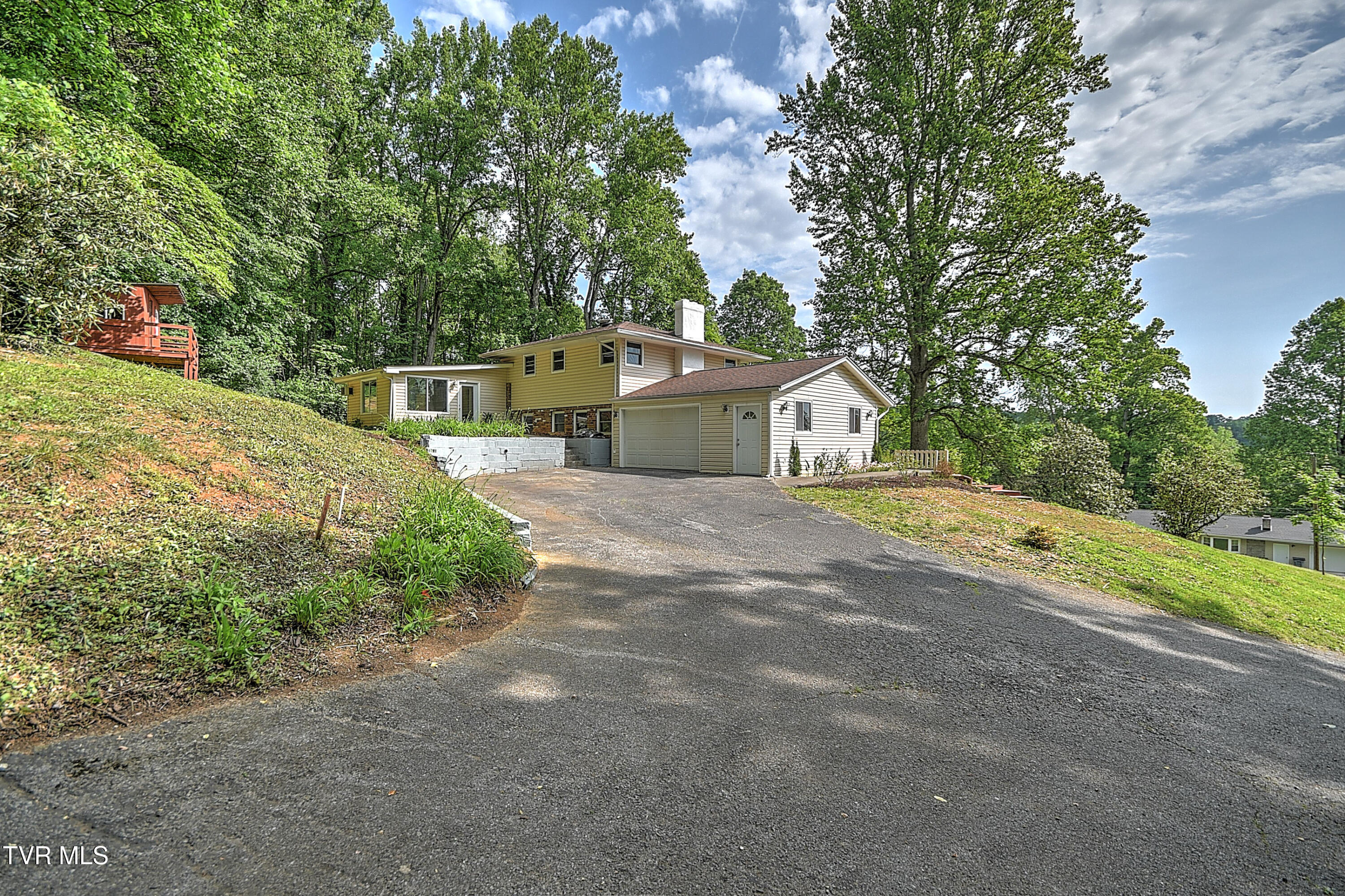 121 Hermitage Drive