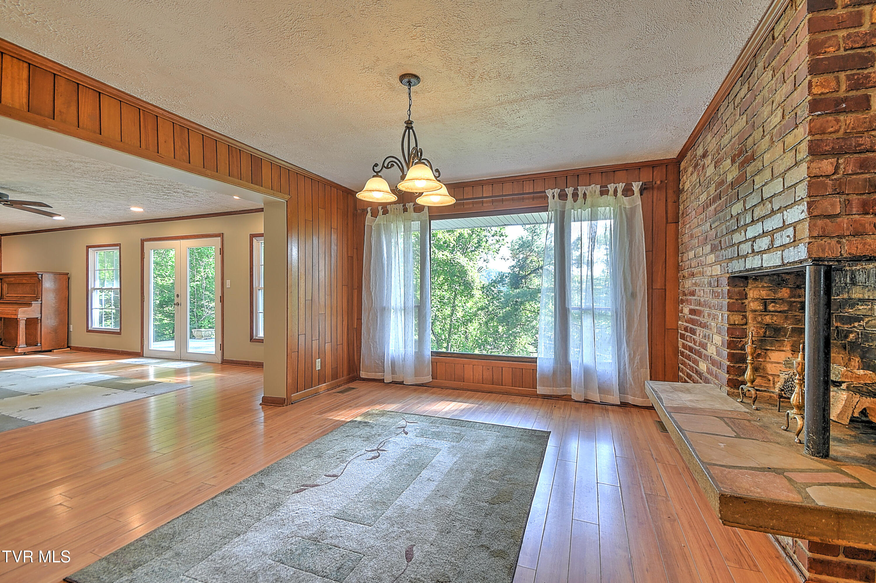 121 Hermitage Drive