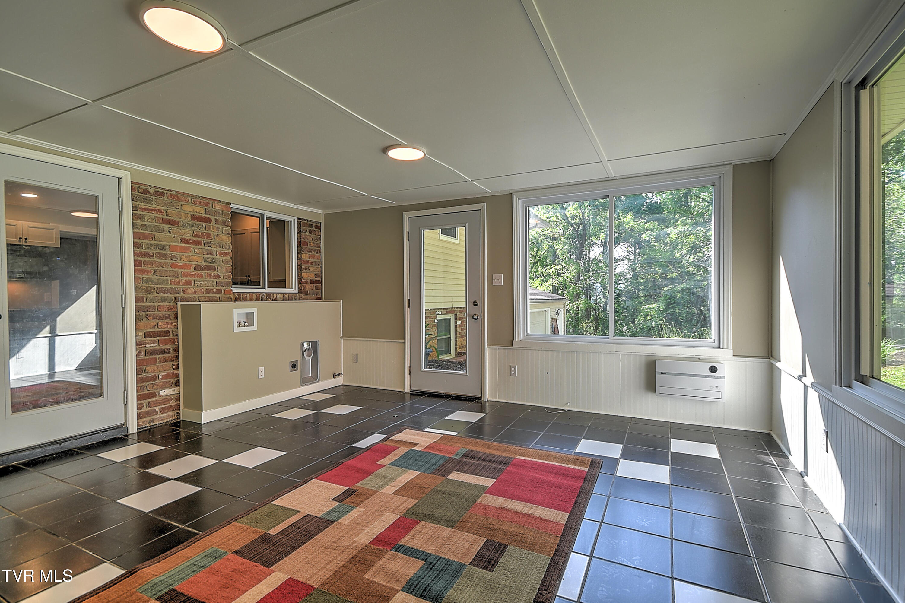 121 Hermitage Drive