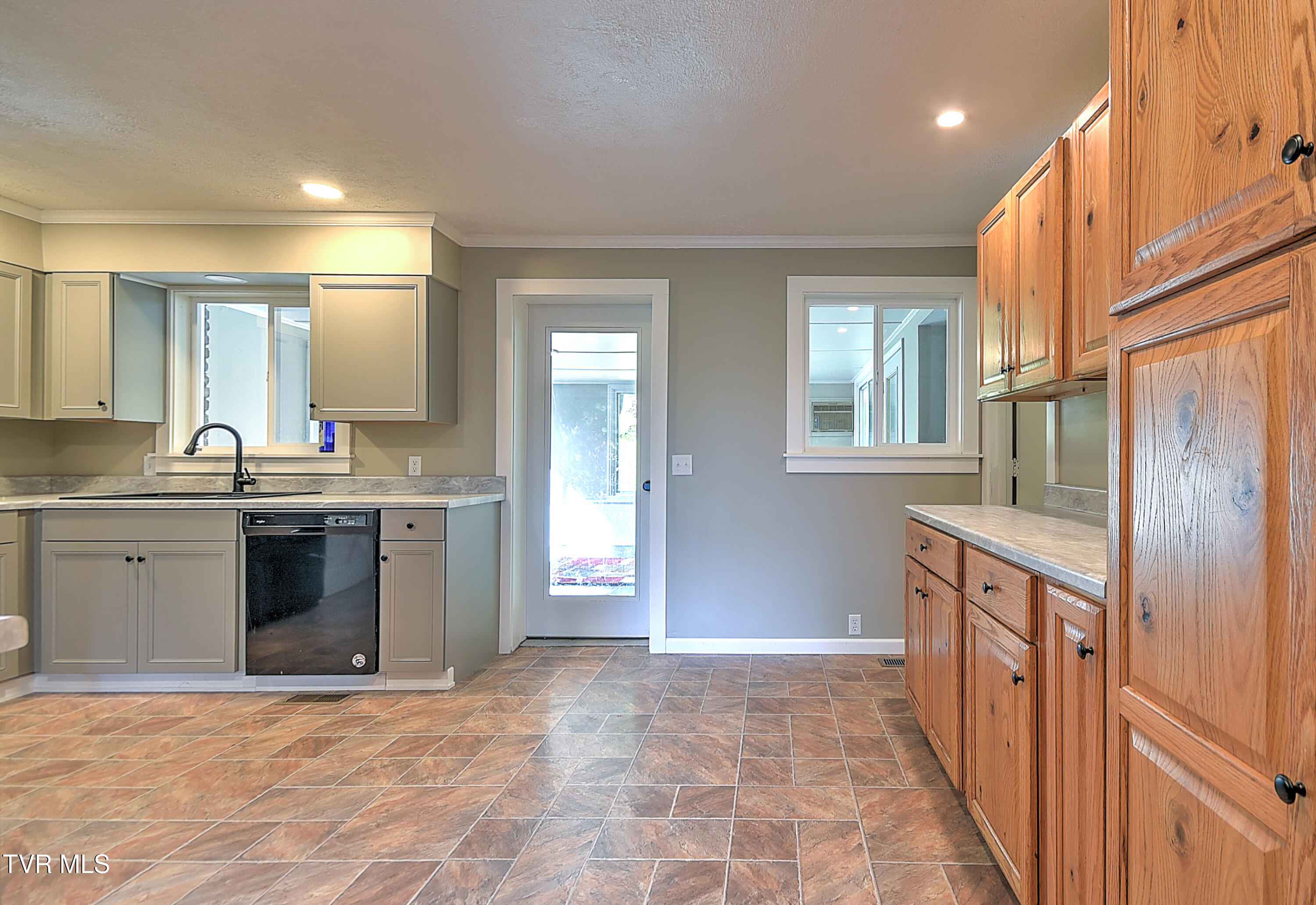 121 Hermitage Drive