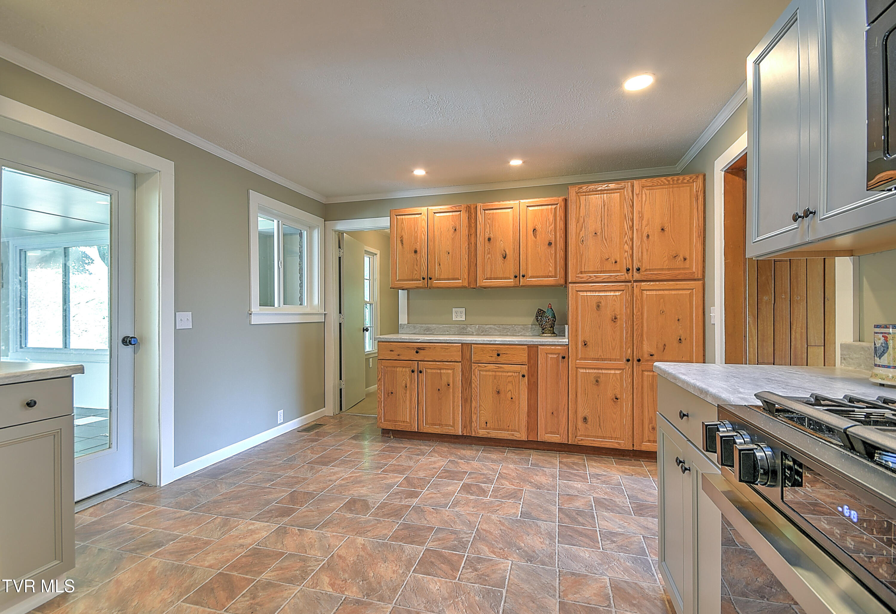 121 Hermitage Drive