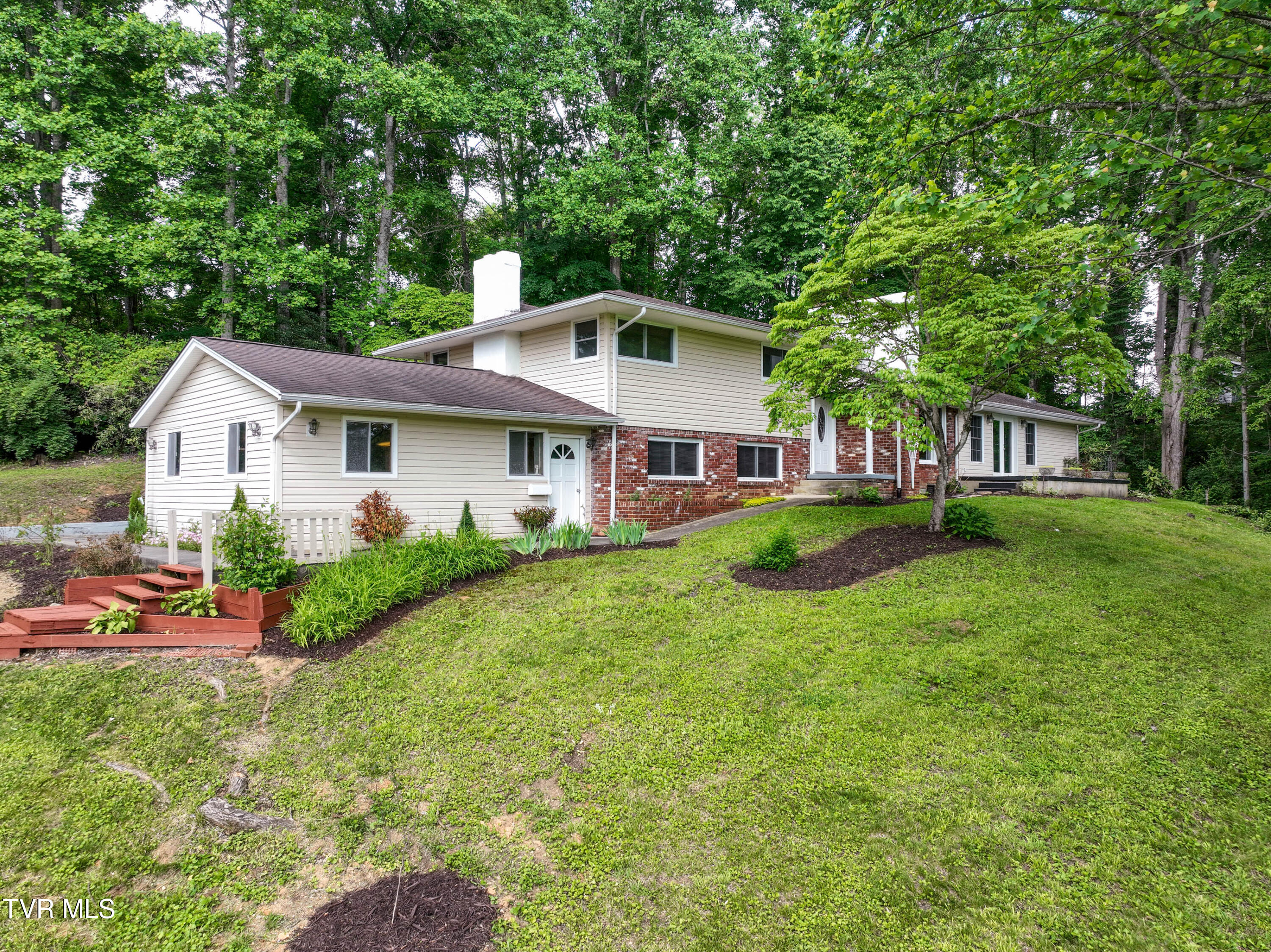 121 Hermitage Drive