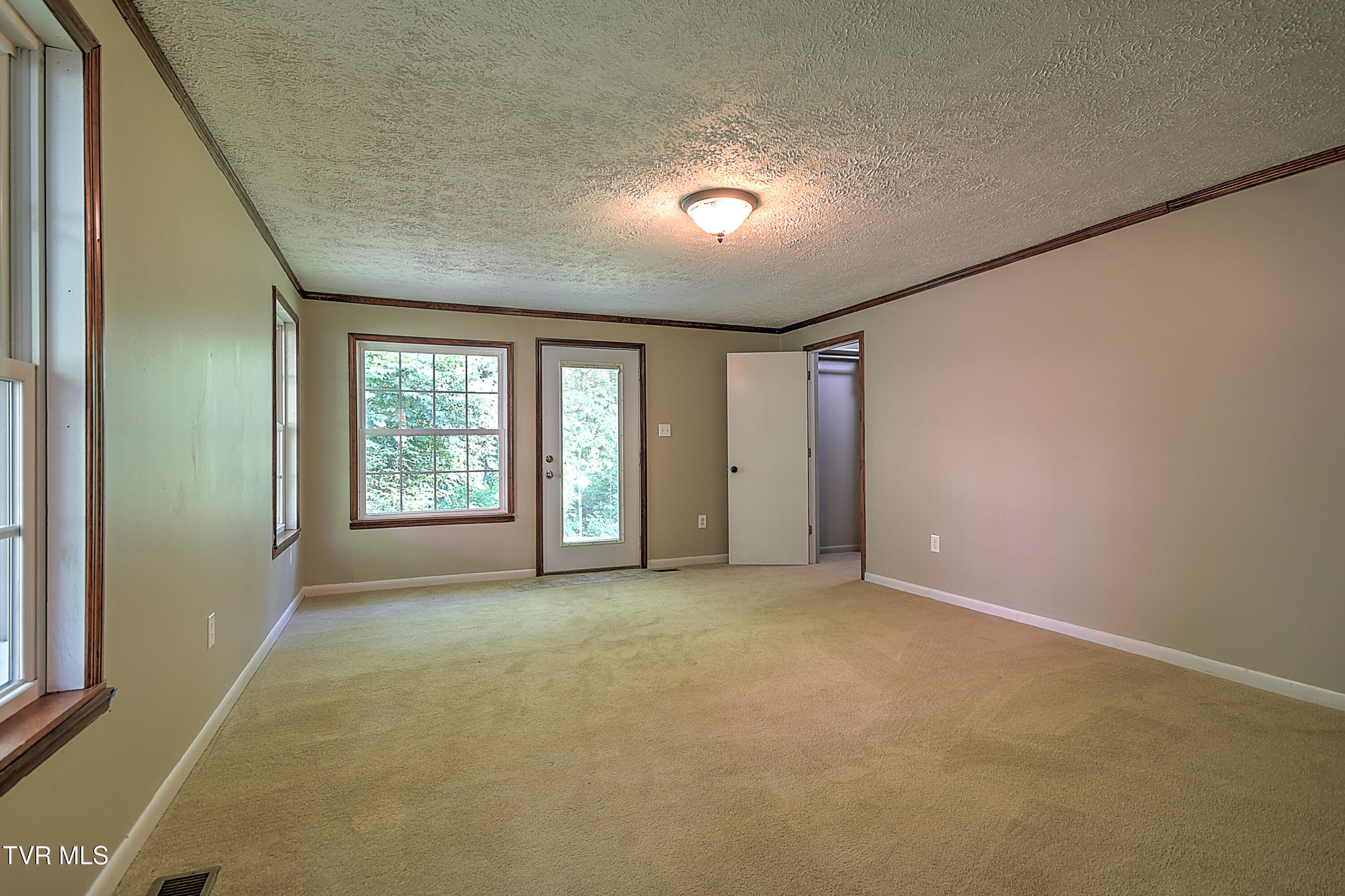 121 Hermitage Drive