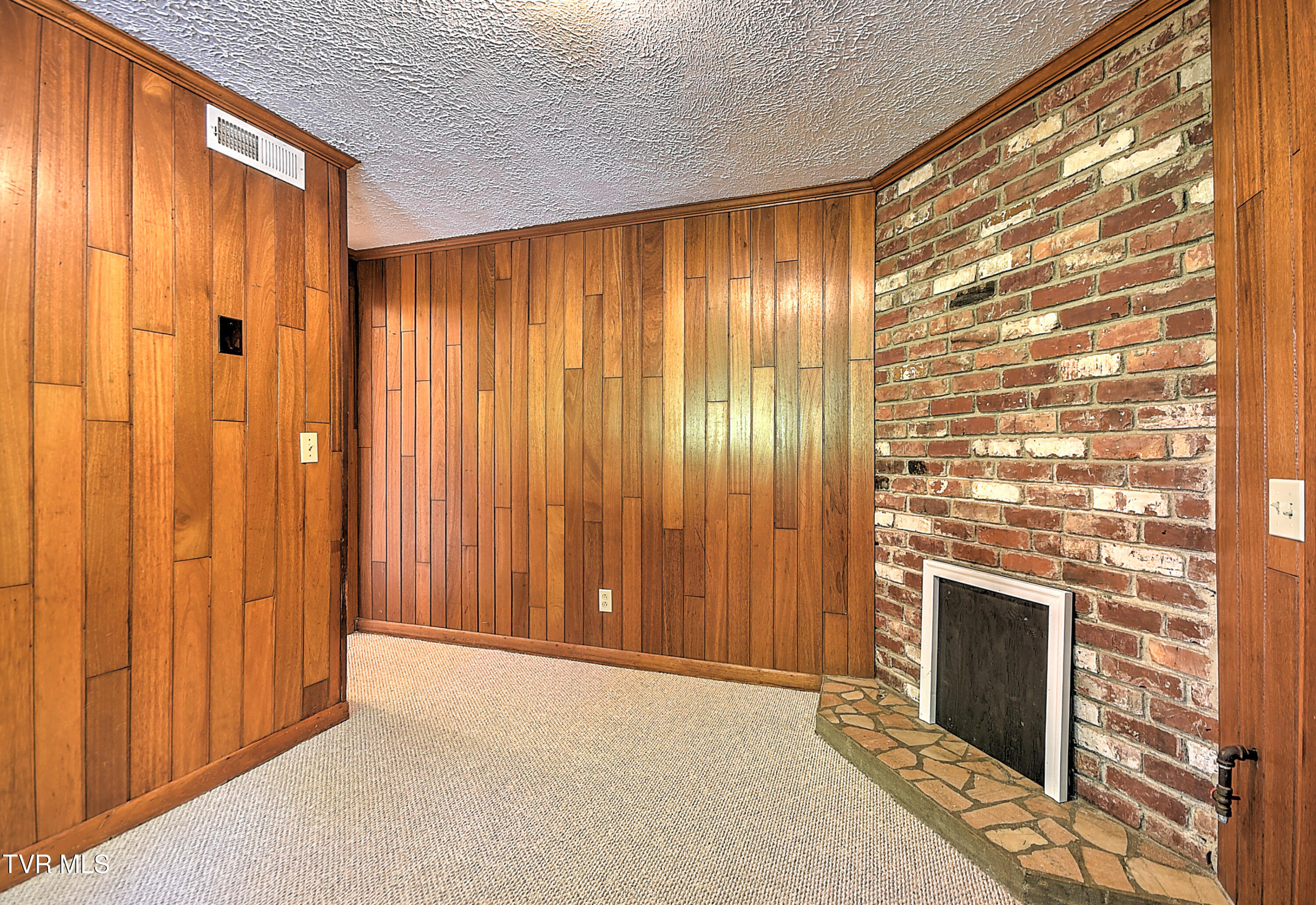 121 Hermitage Drive
