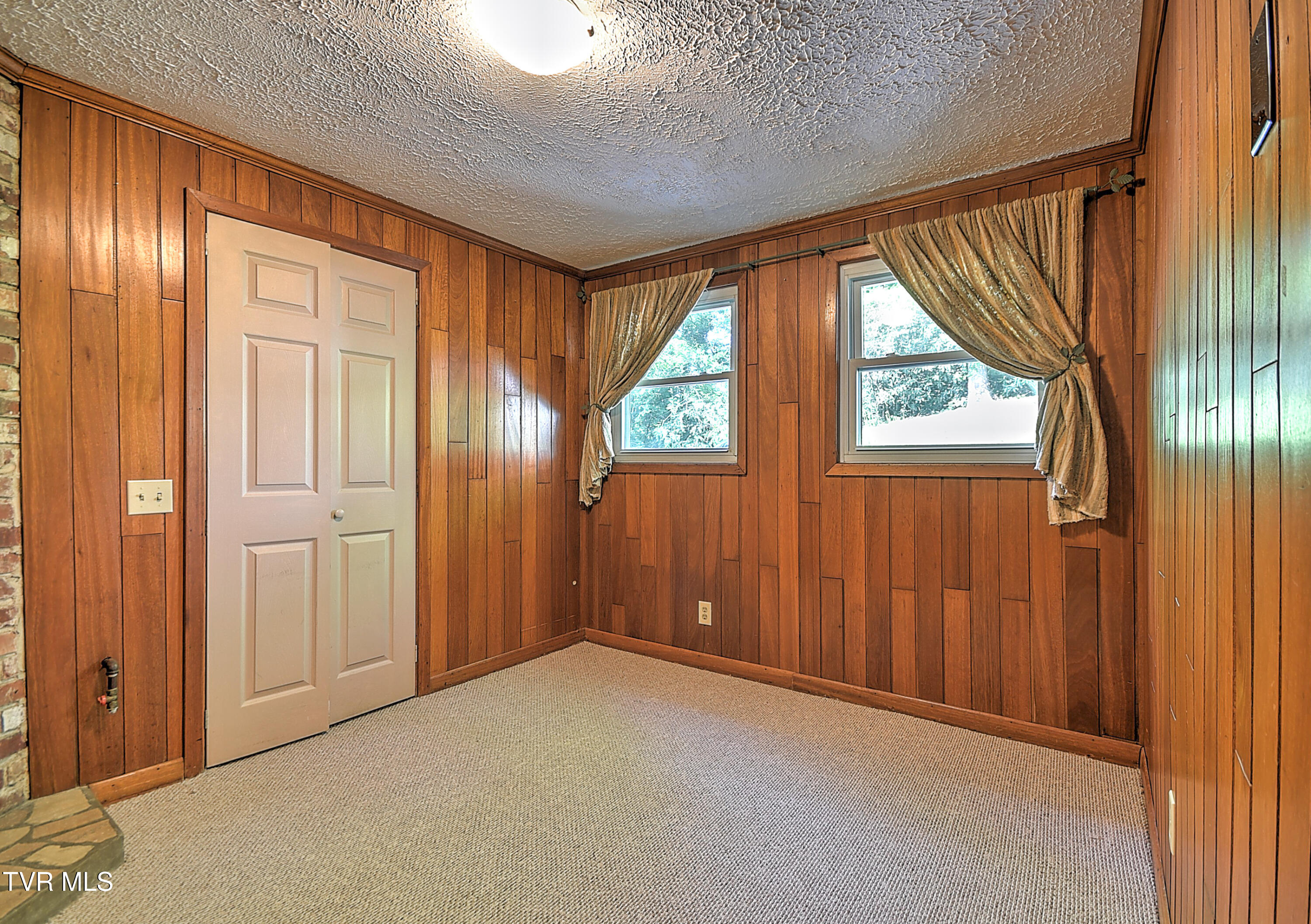 121 Hermitage Drive