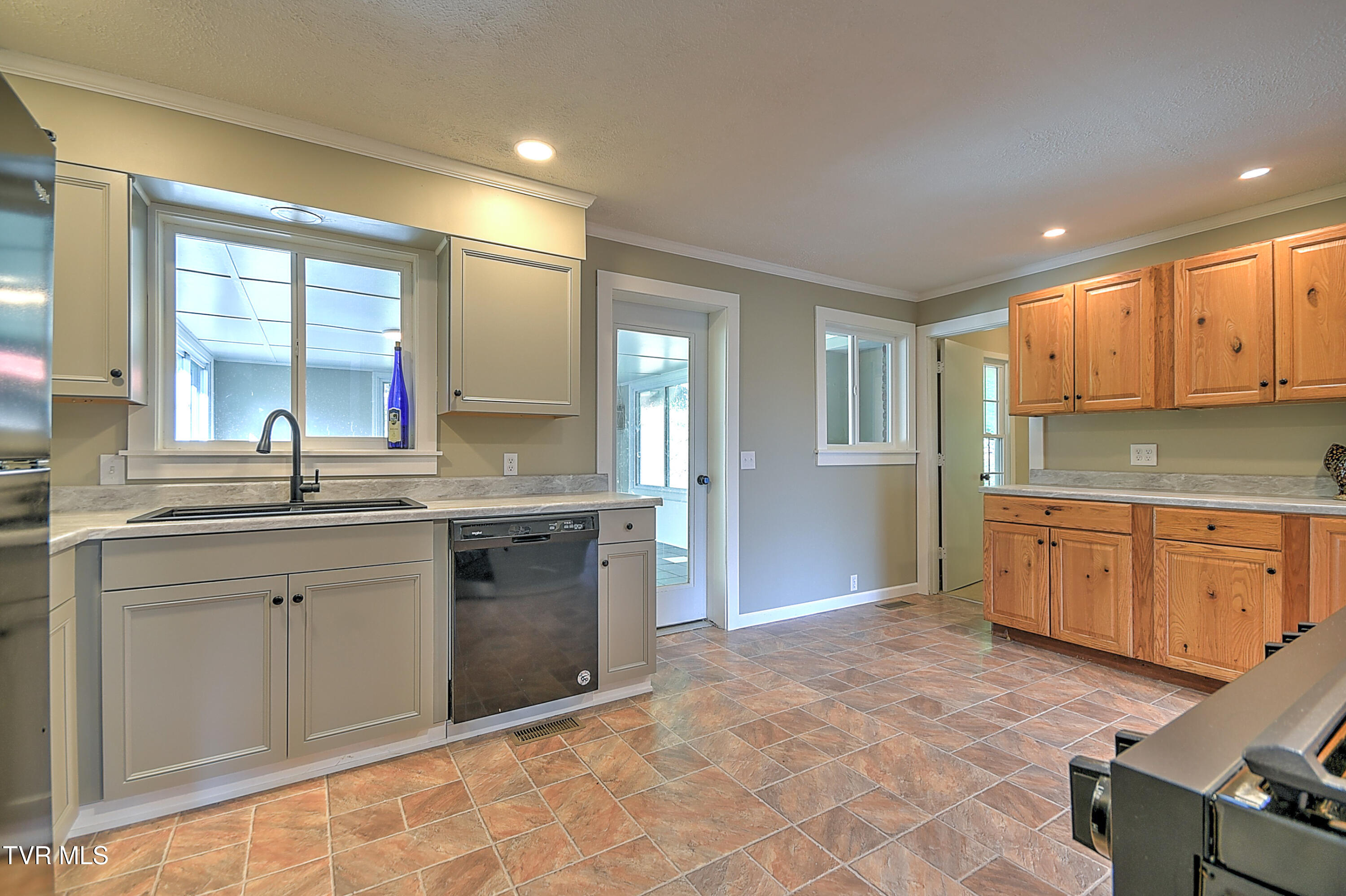 121 Hermitage Drive