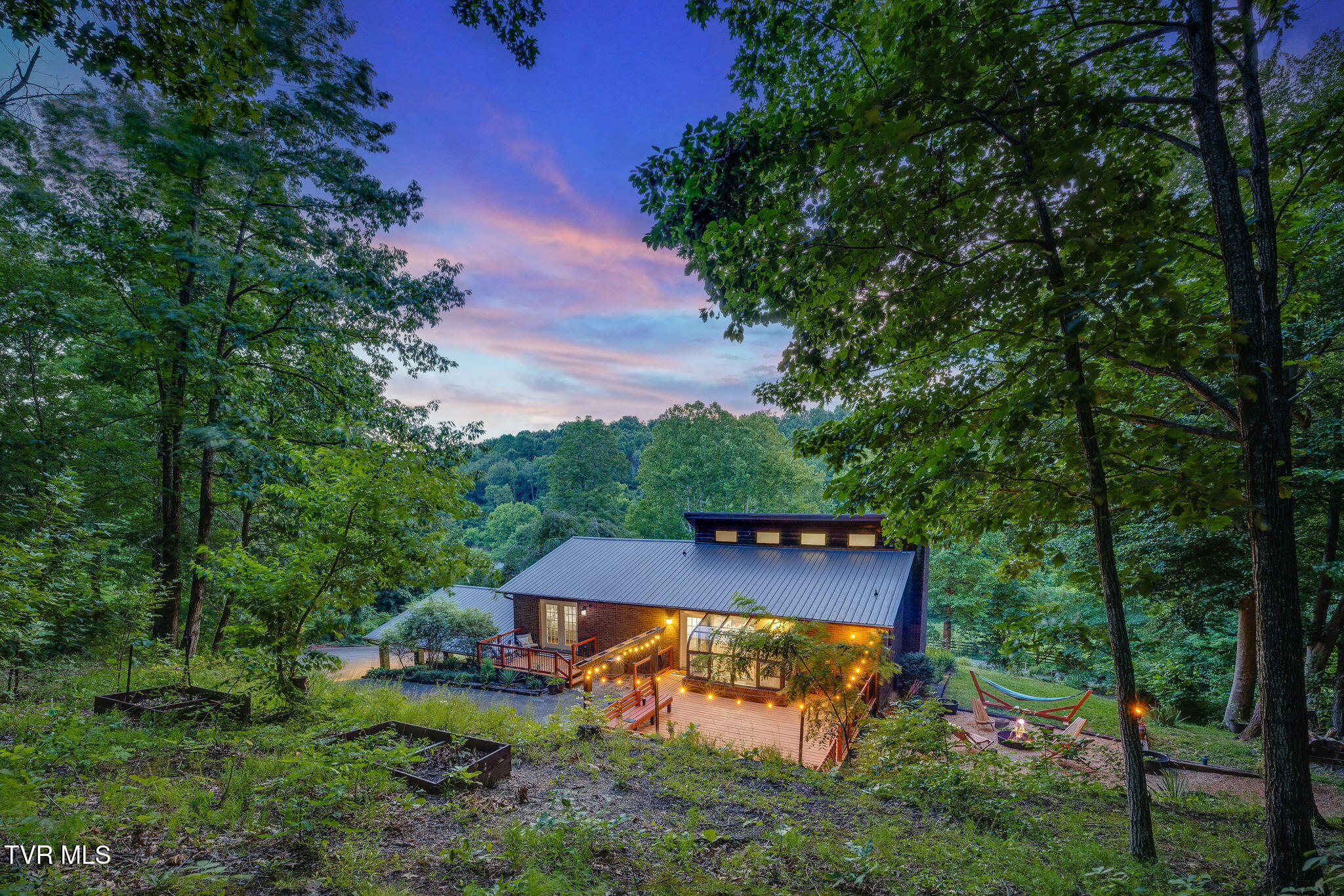 280 Possum Hollow Road