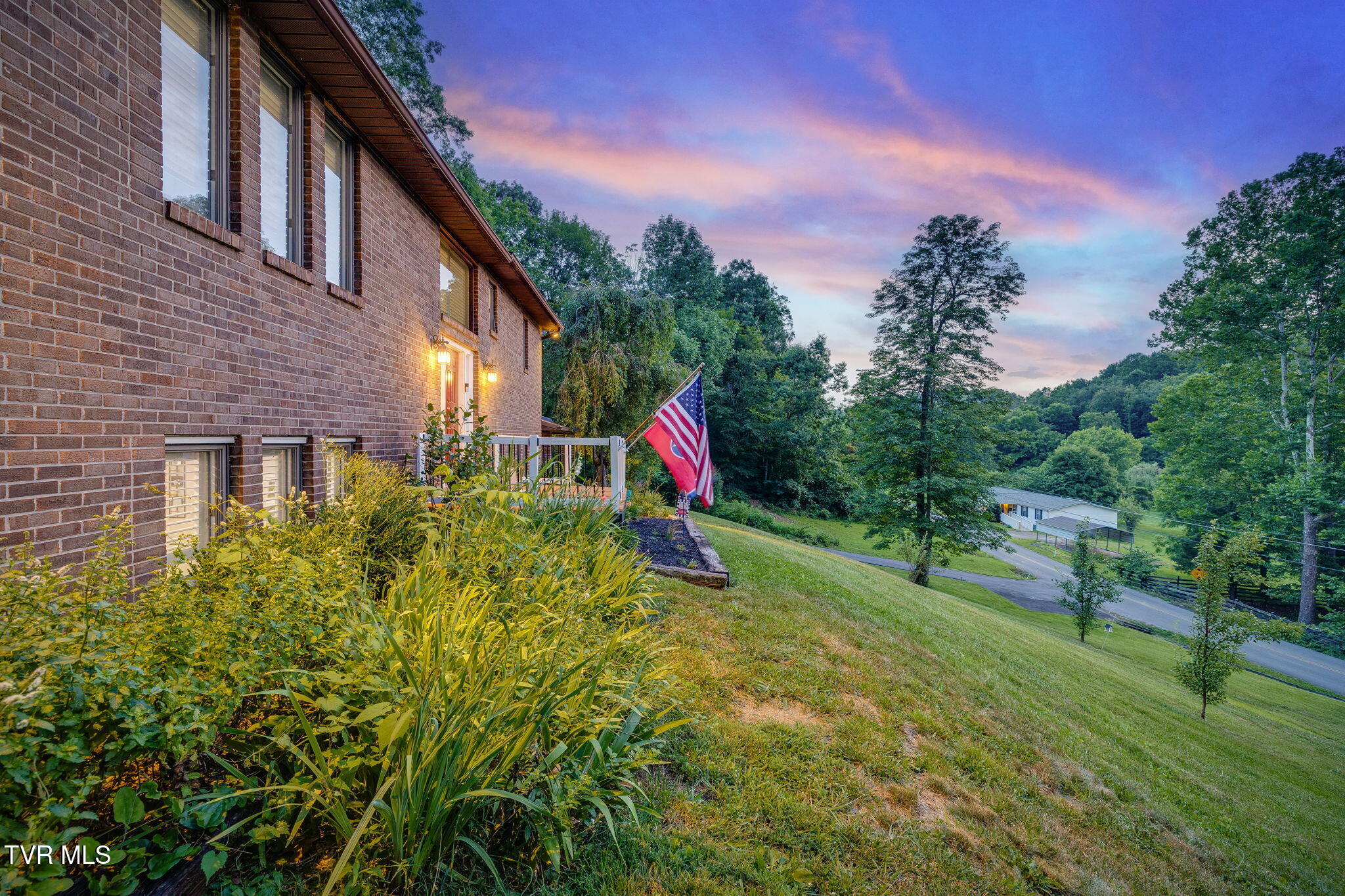 280 Possum Hollow Road