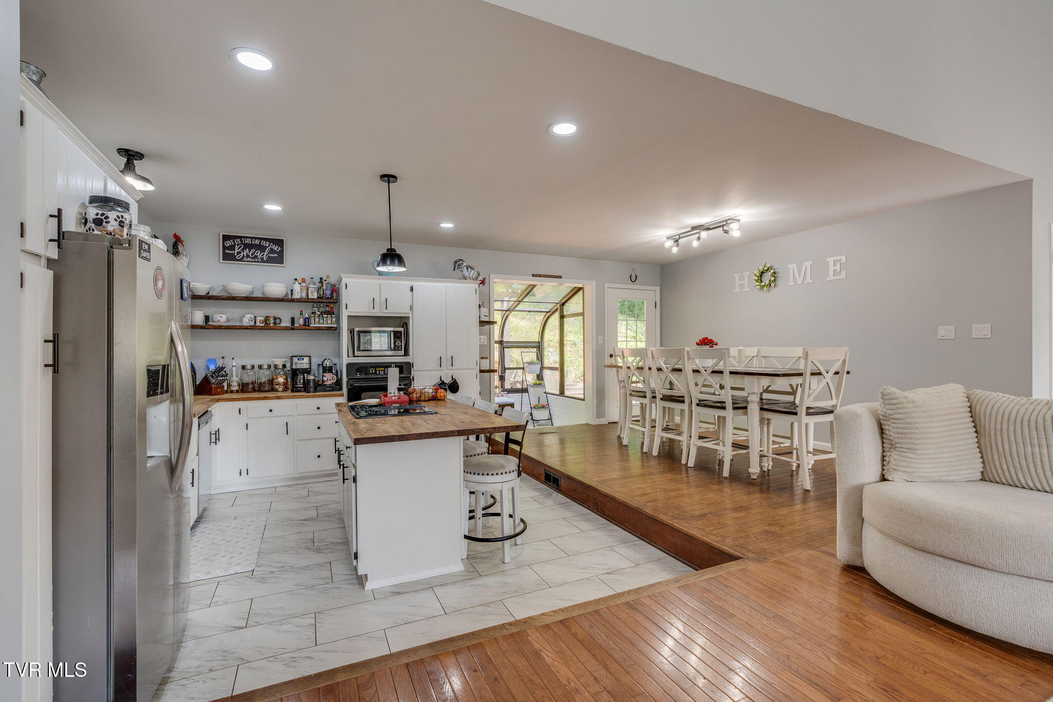 280 Possum Hollow Road