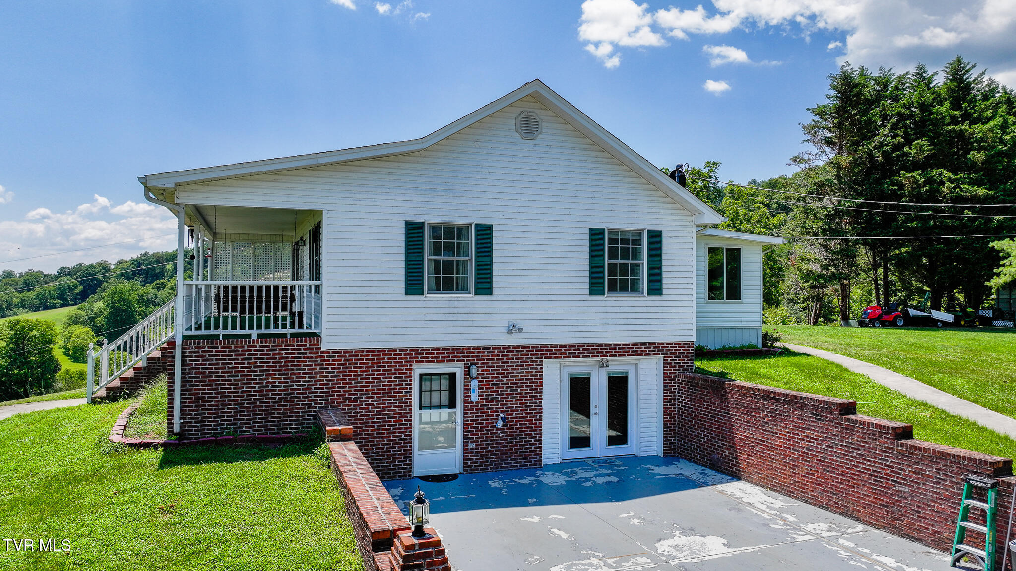 124 Maple Crest Circle
