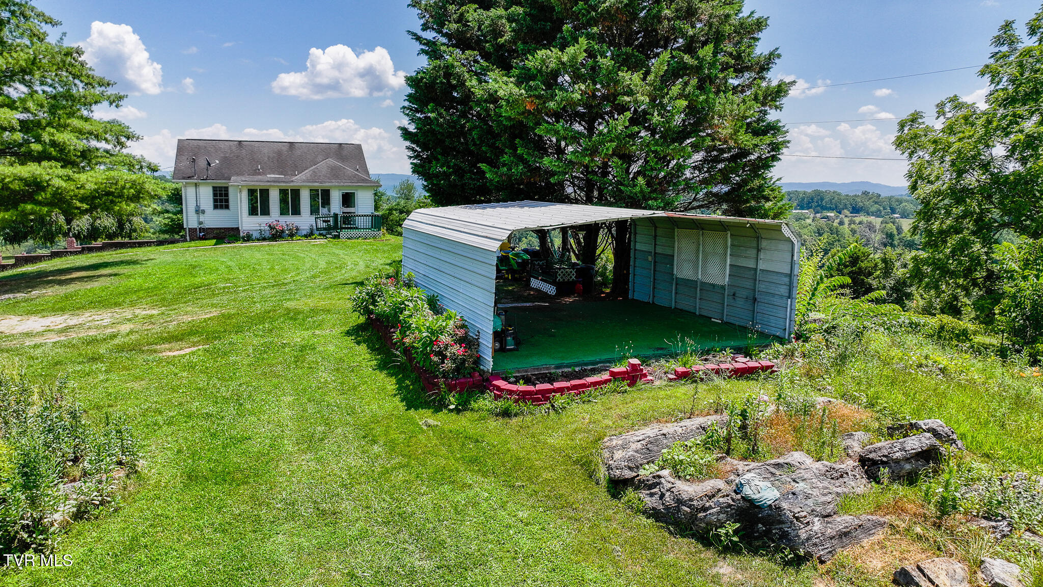 124 Maple Crest Circle