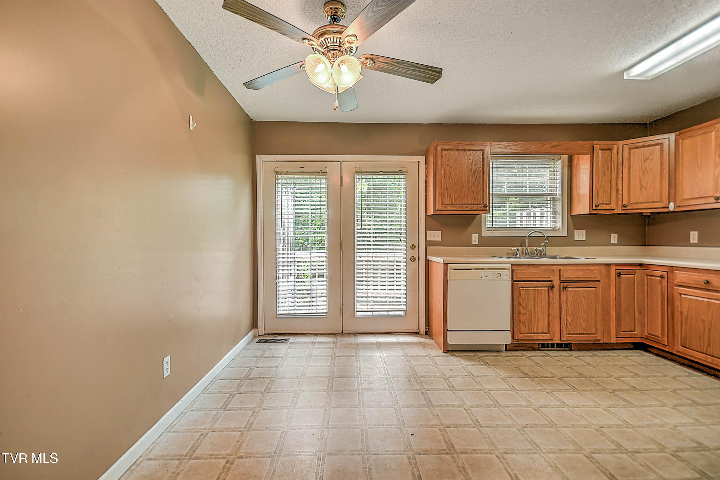 44 Tulip Grove Circle, 3
