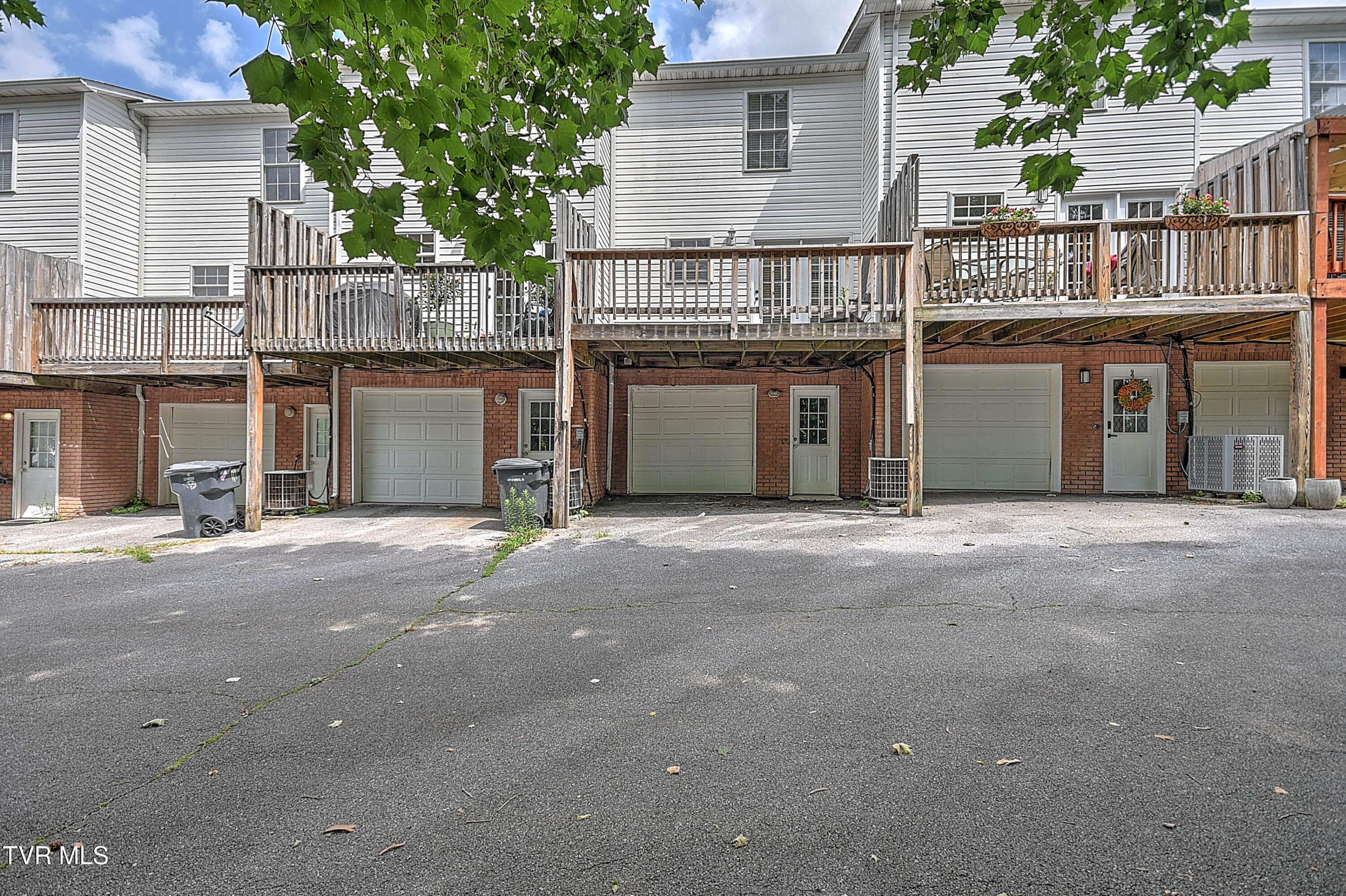 44 Tulip Grove Circle, 3