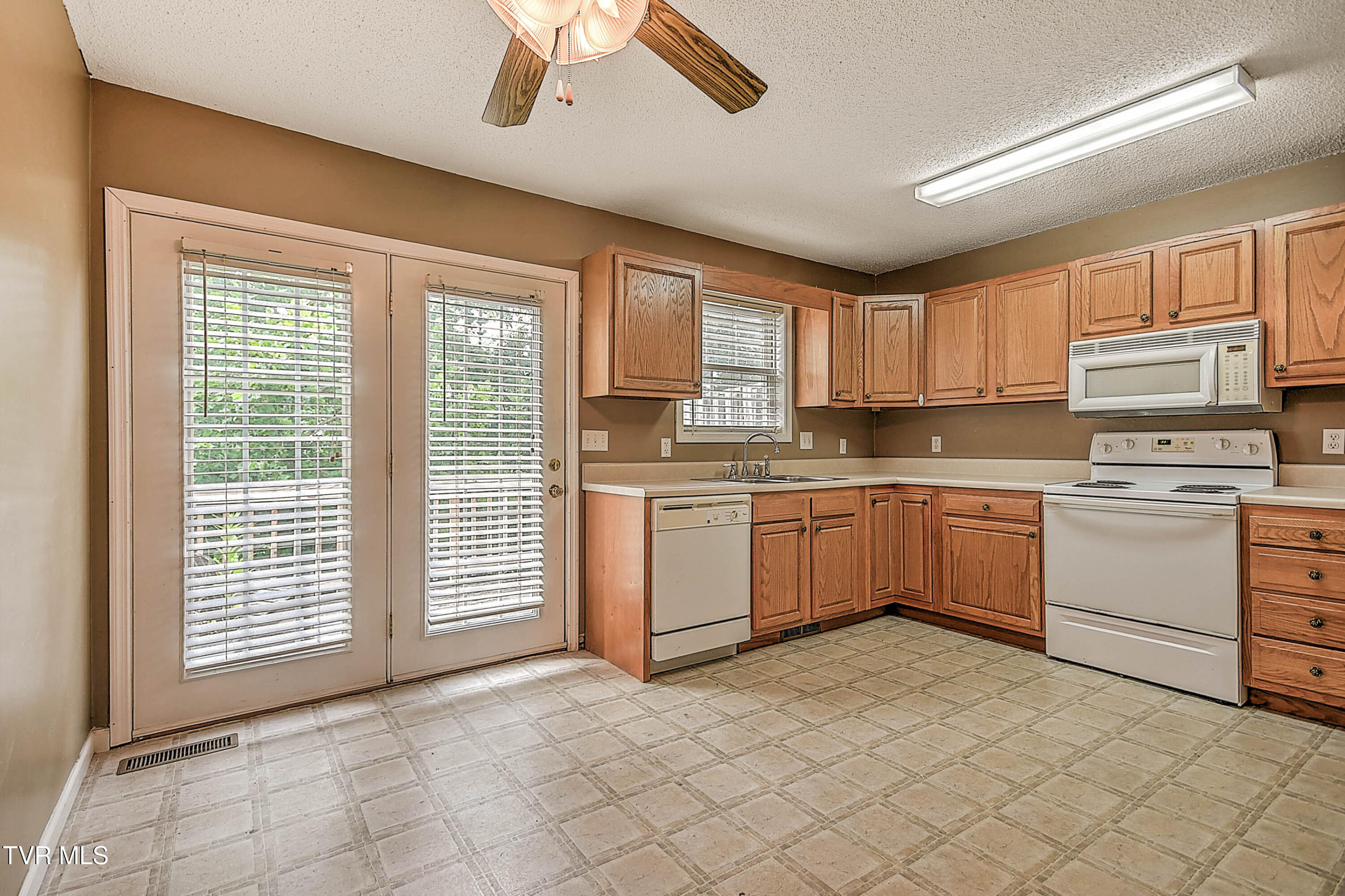 44 Tulip Grove Circle, 3