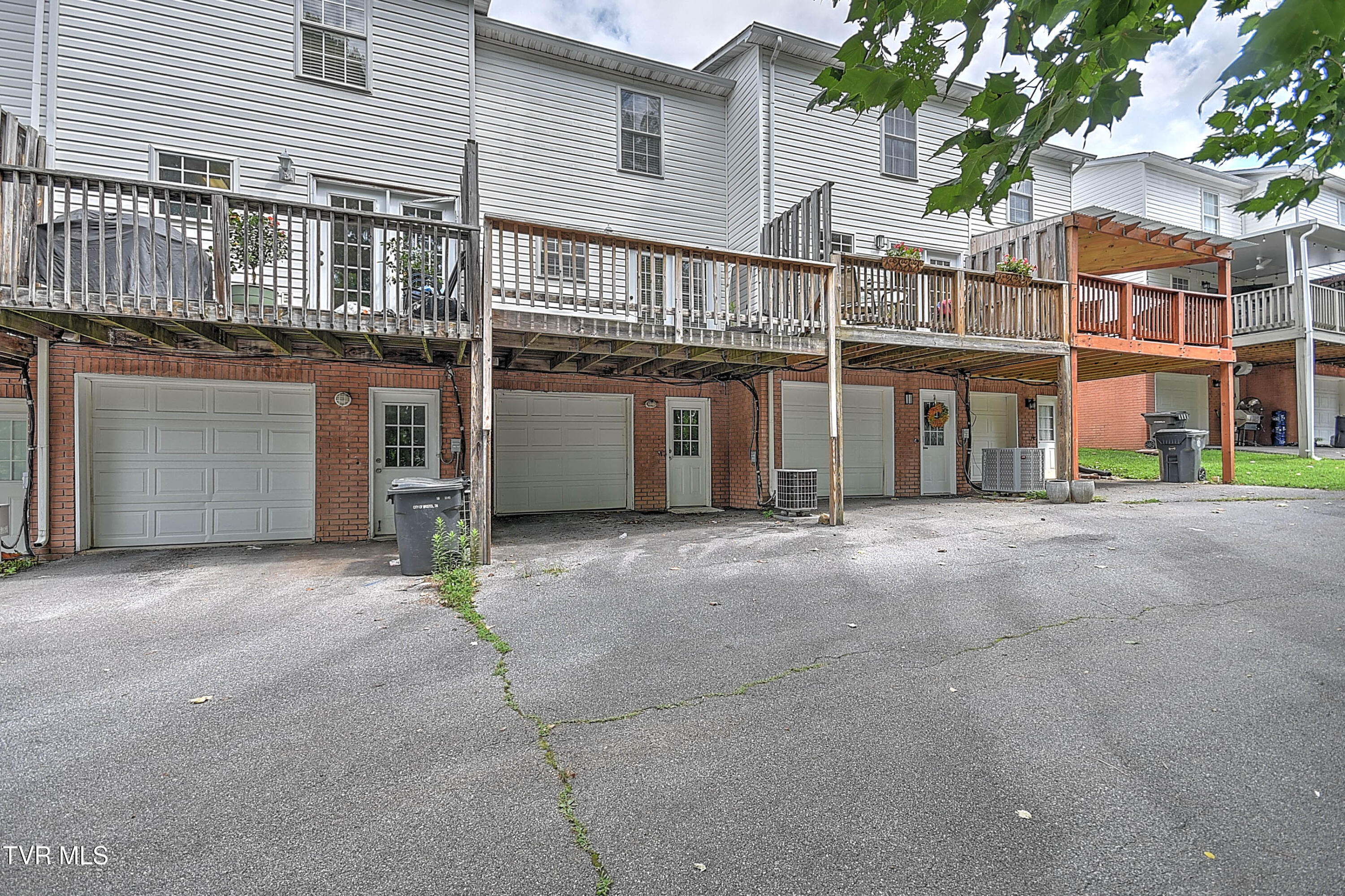 44 Tulip Grove Circle, 3