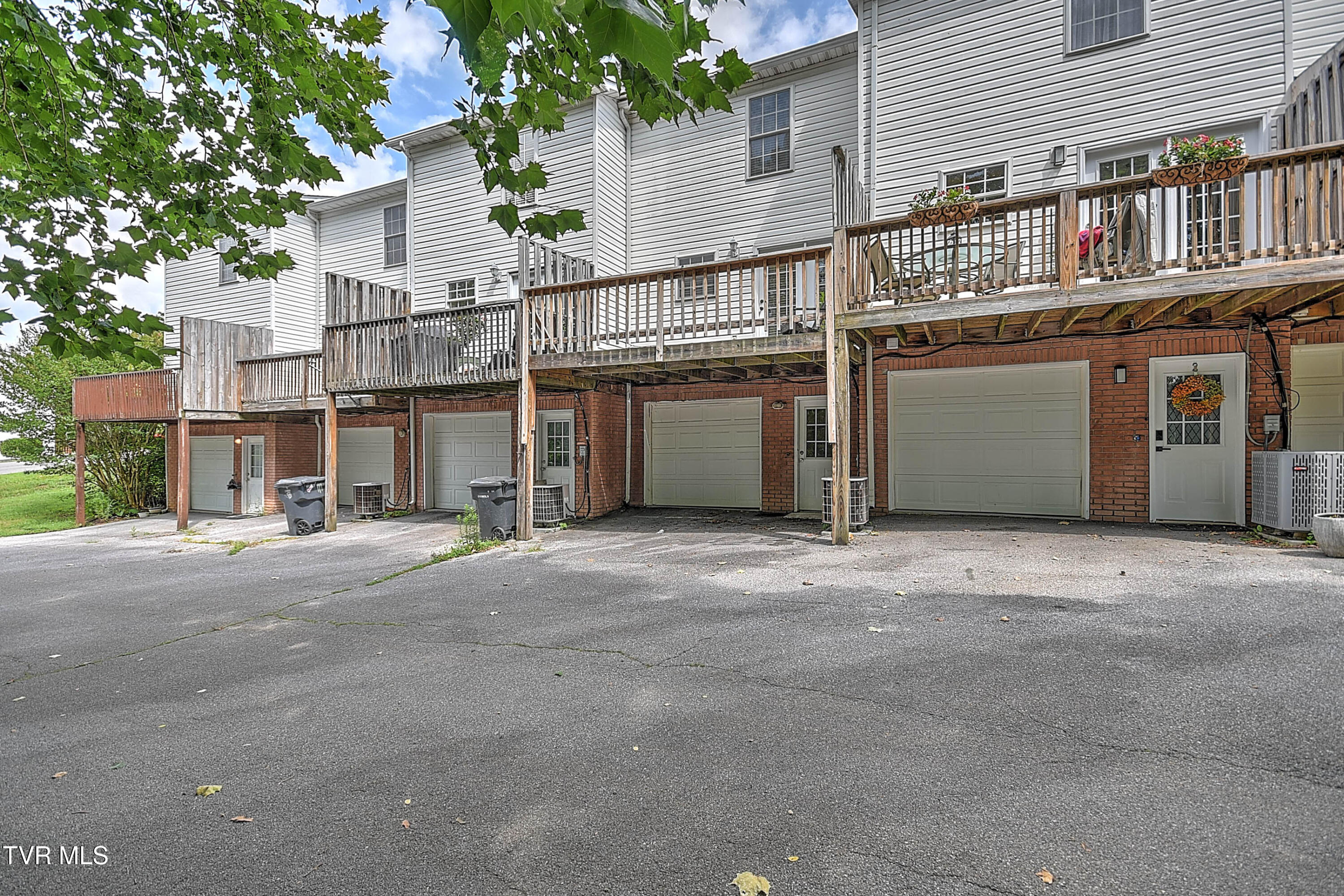 44 Tulip Grove Circle, 3