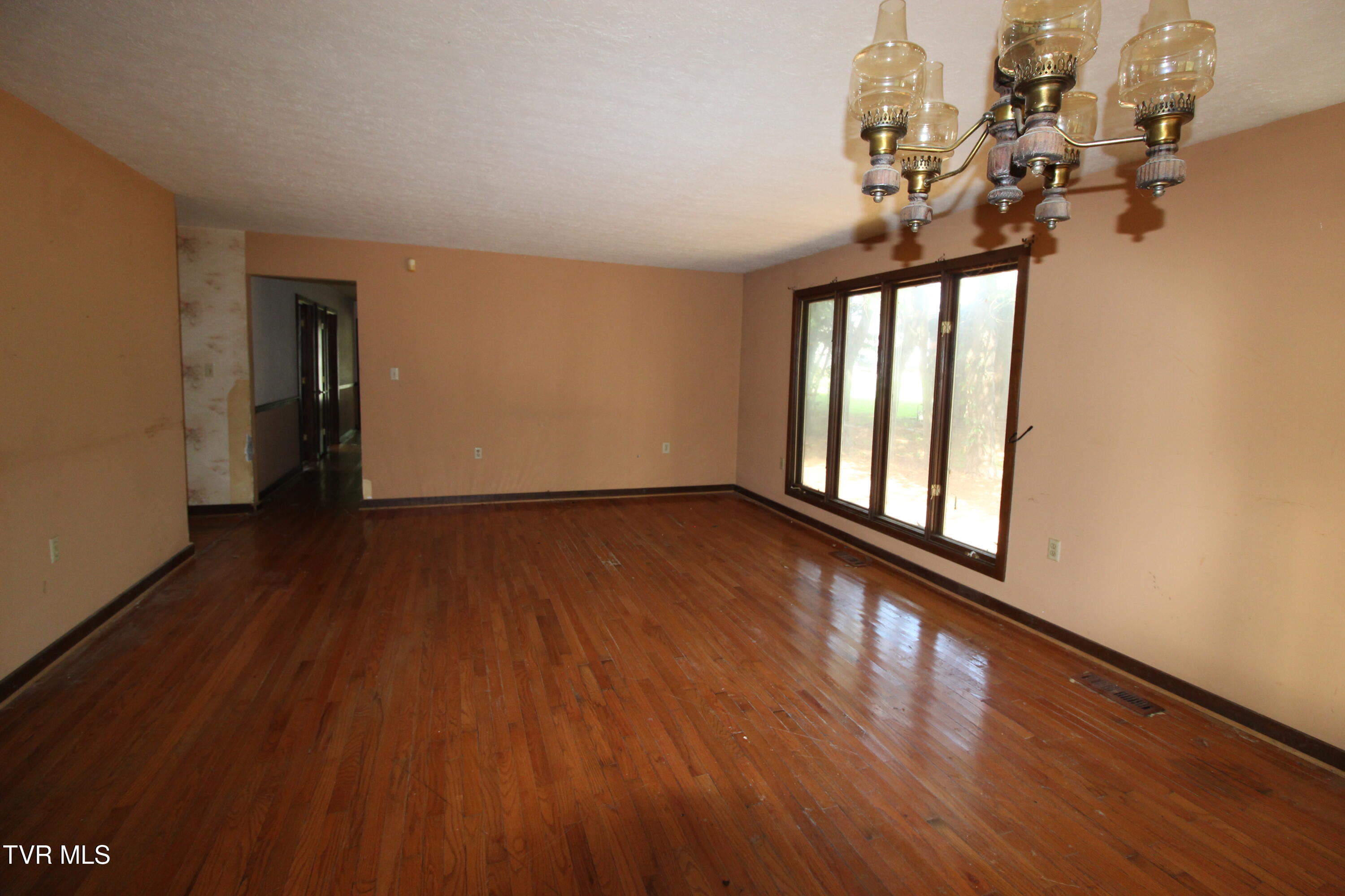 2016 Arlington Drive