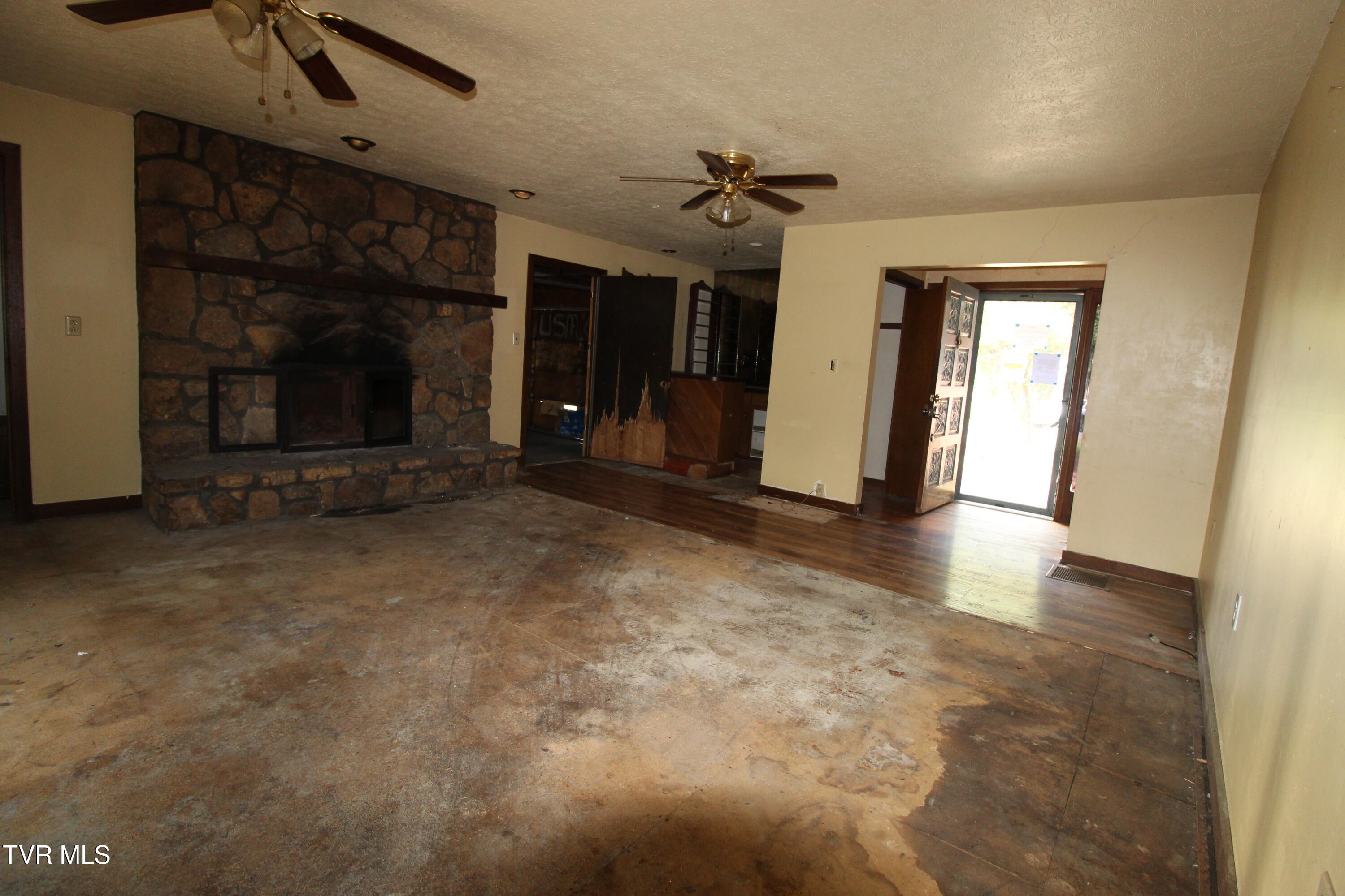 2016 Arlington Drive