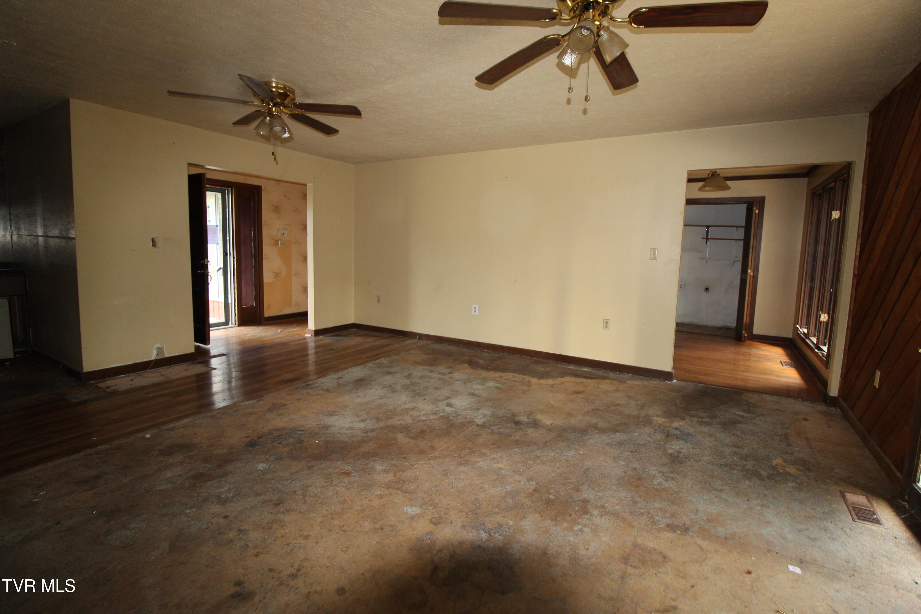 2016 Arlington Drive