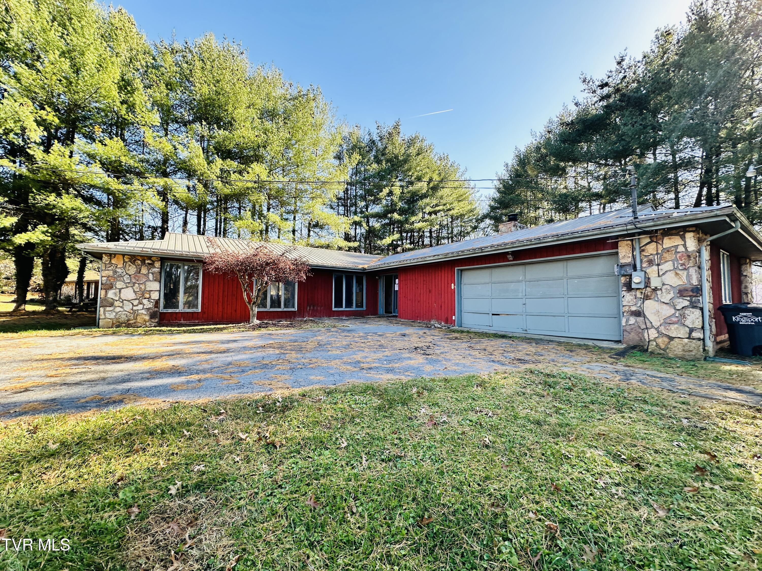 2016 Arlington Drive