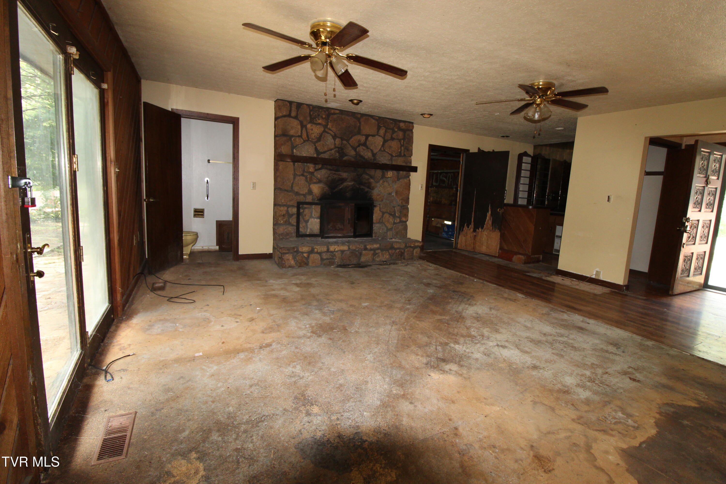 2016 Arlington Drive