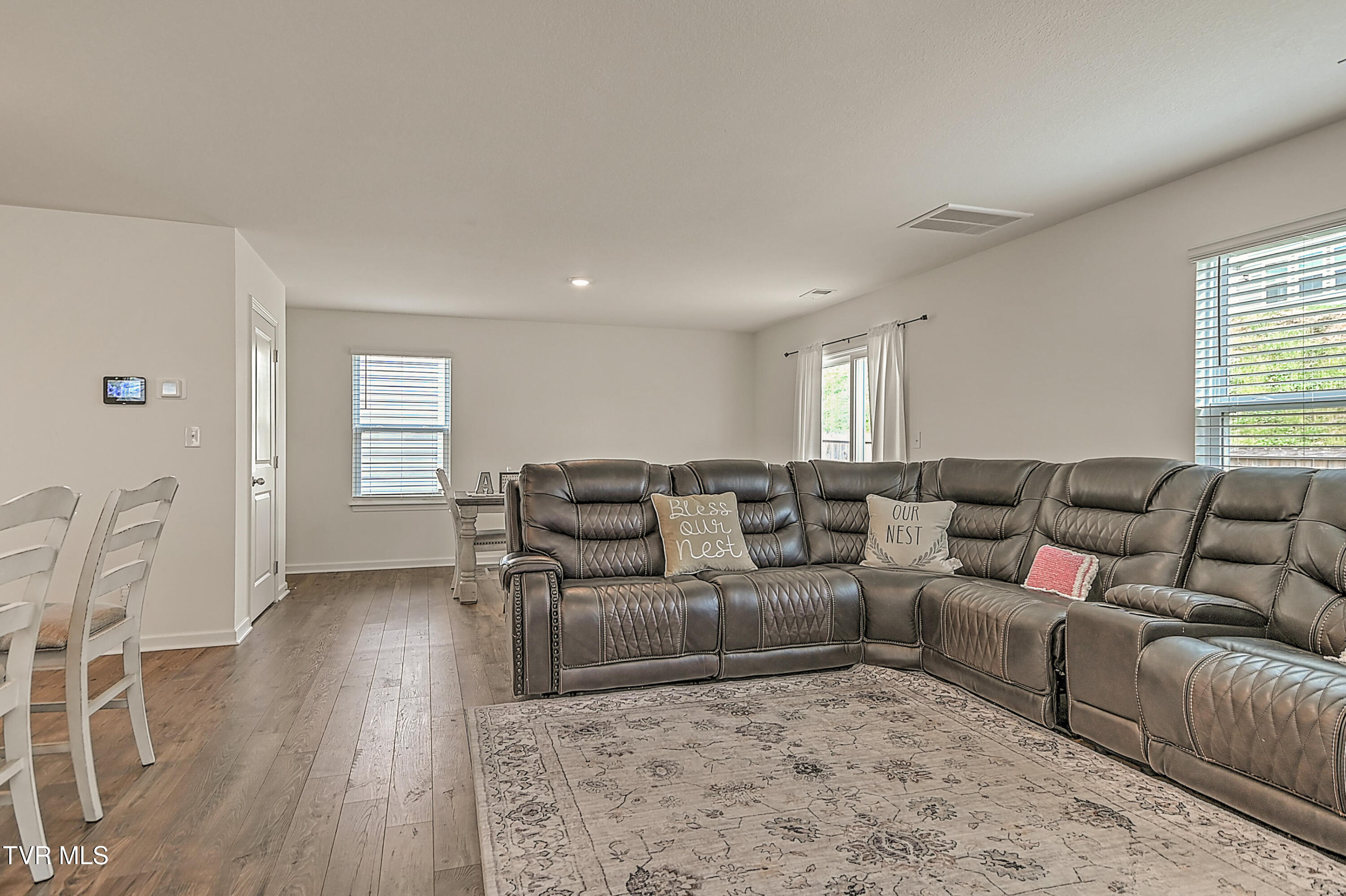 1228 Cherry Grove