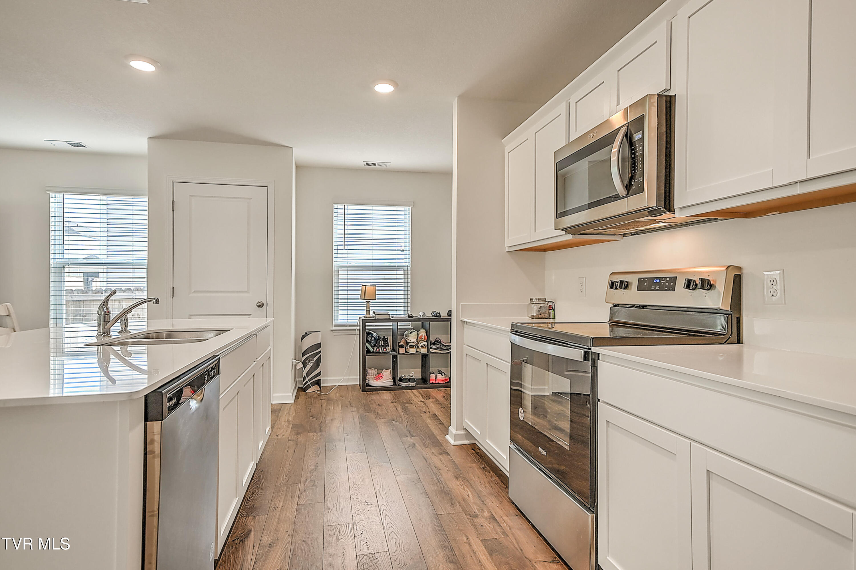 1228 Cherry Grove