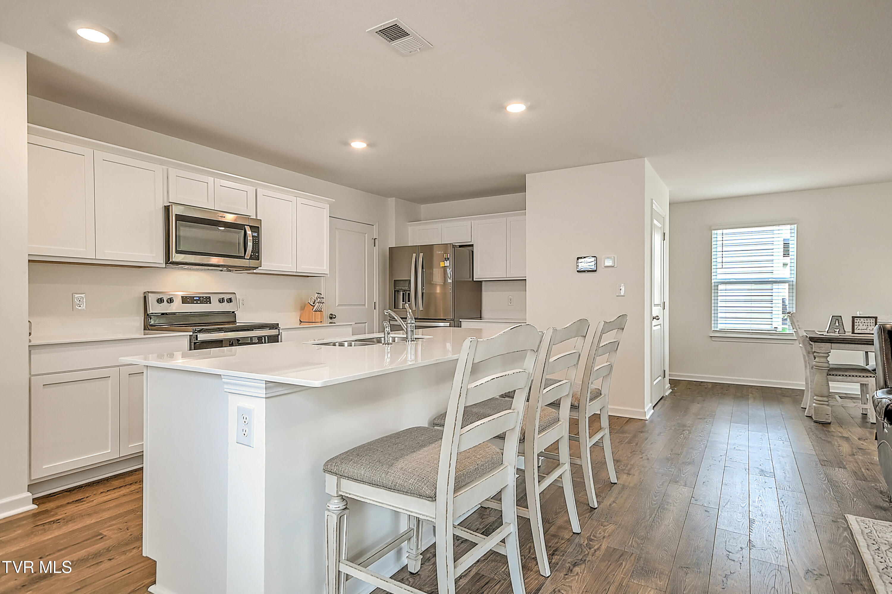 1228 Cherry Grove