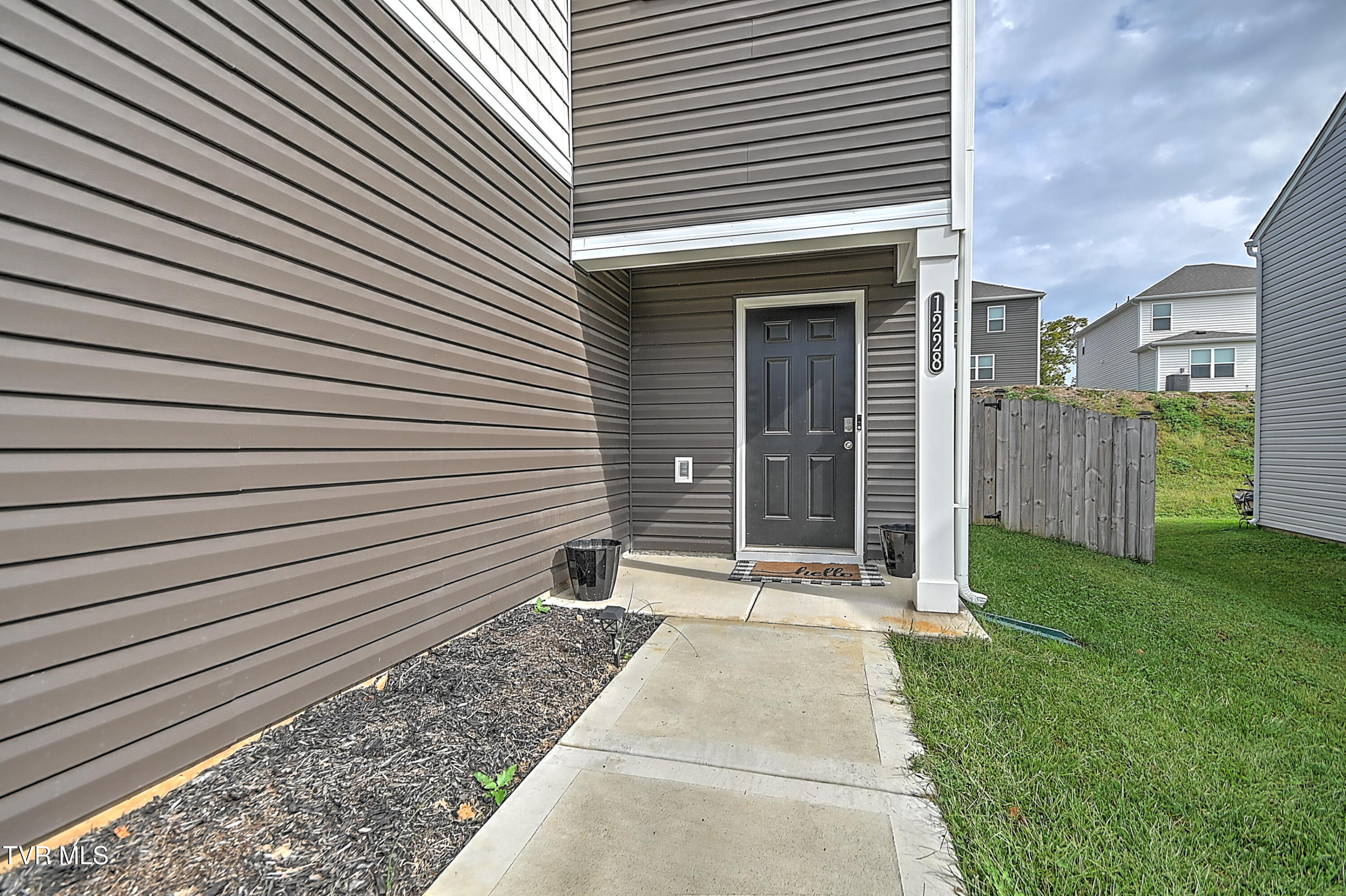 1228 Cherry Grove