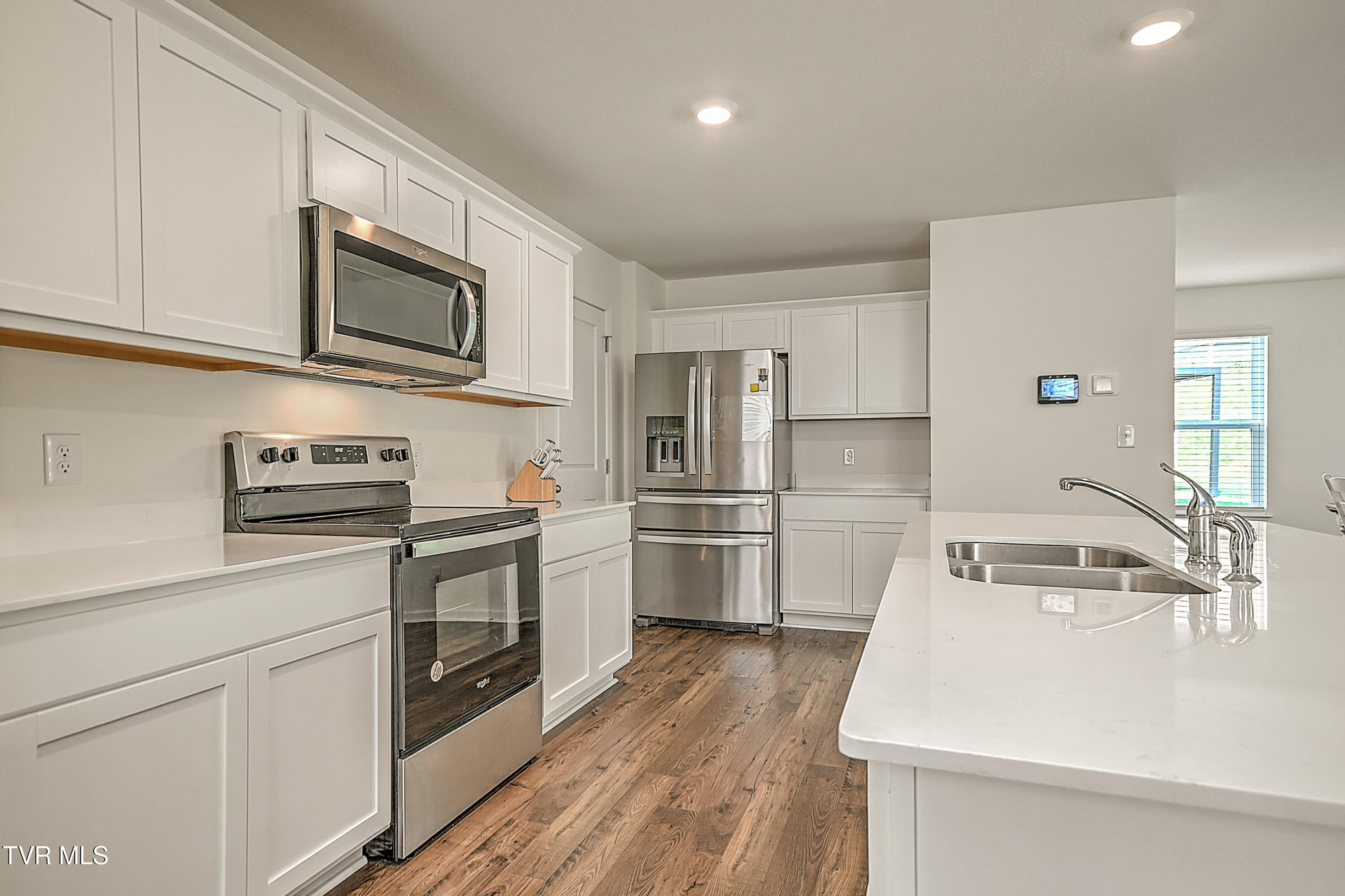 1228 Cherry Grove