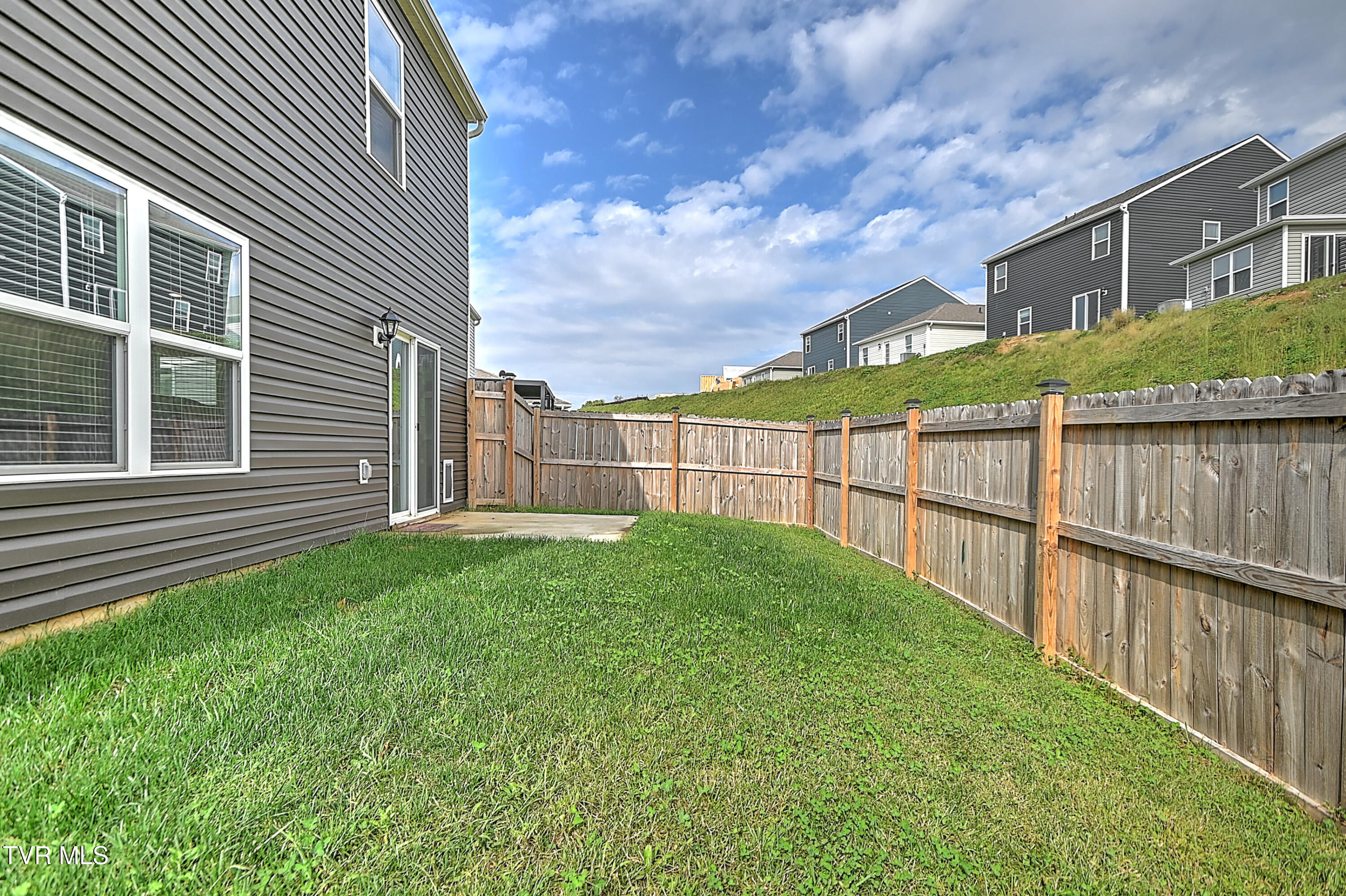 1228 Cherry Grove