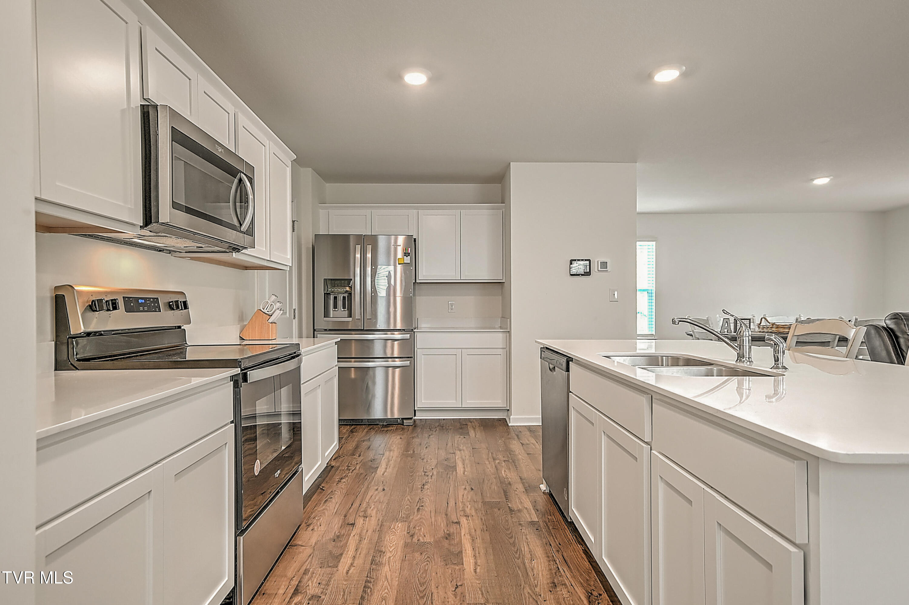 1228 Cherry Grove