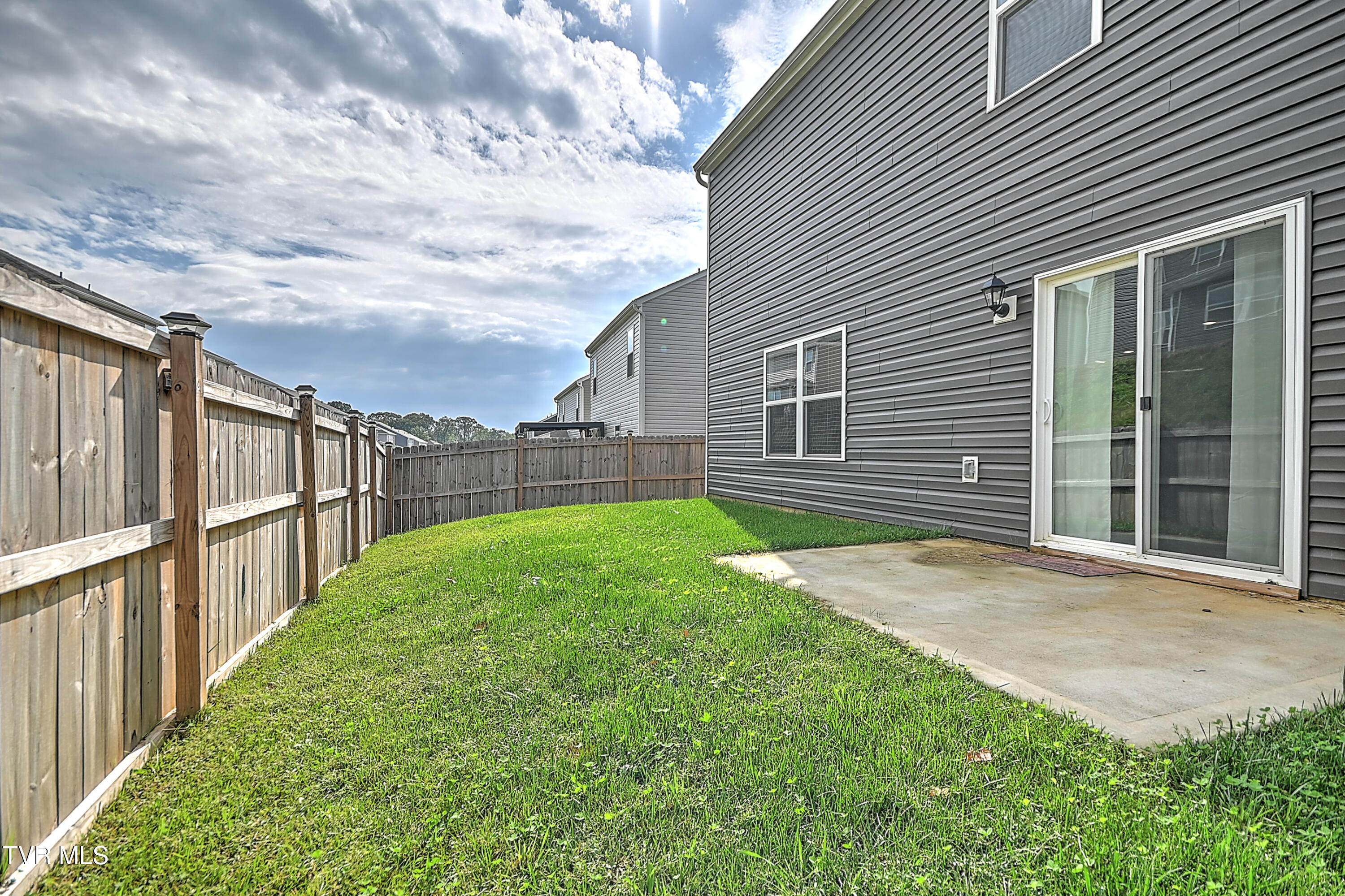 1228 Cherry Grove
