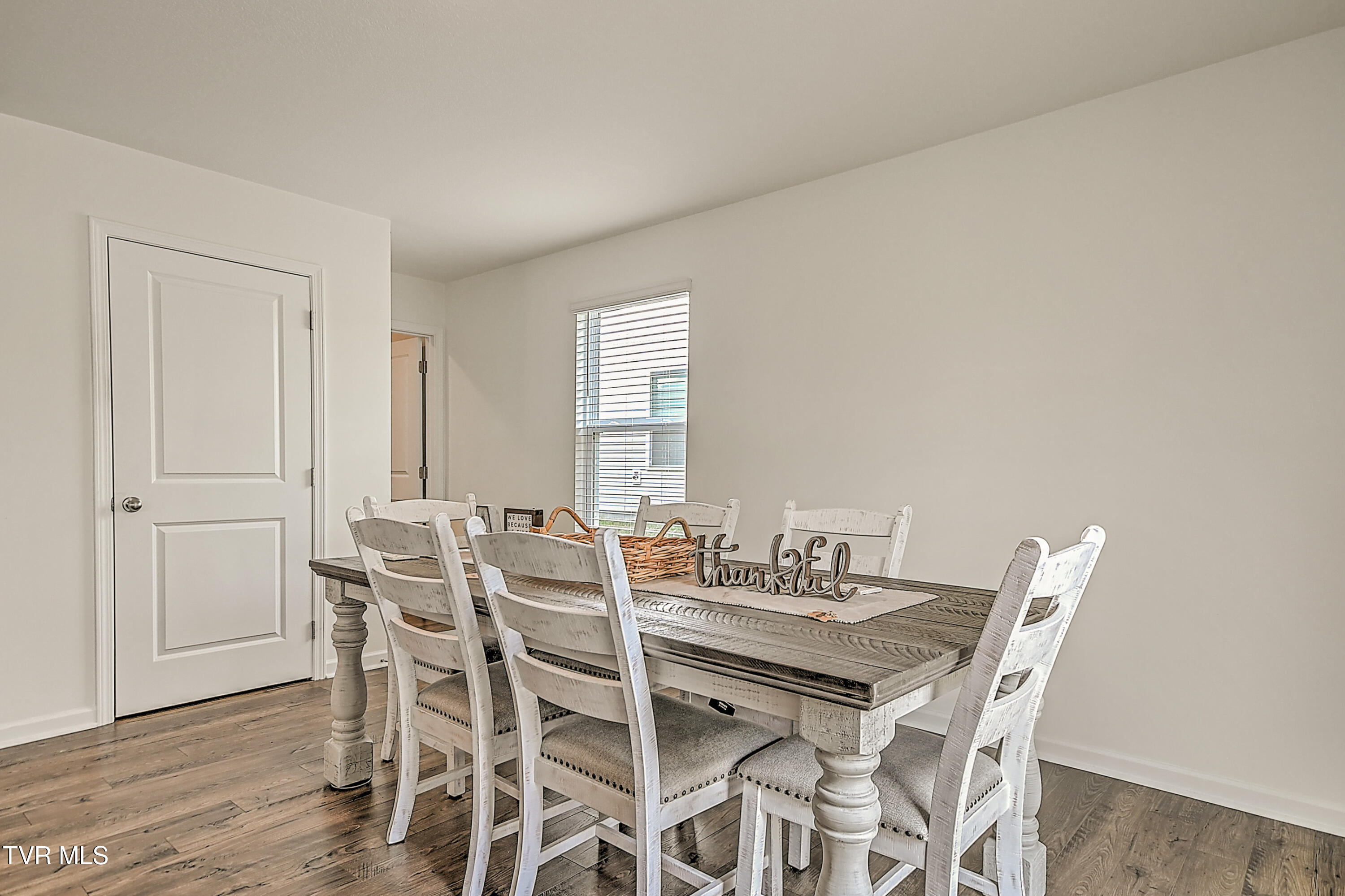 1228 Cherry Grove