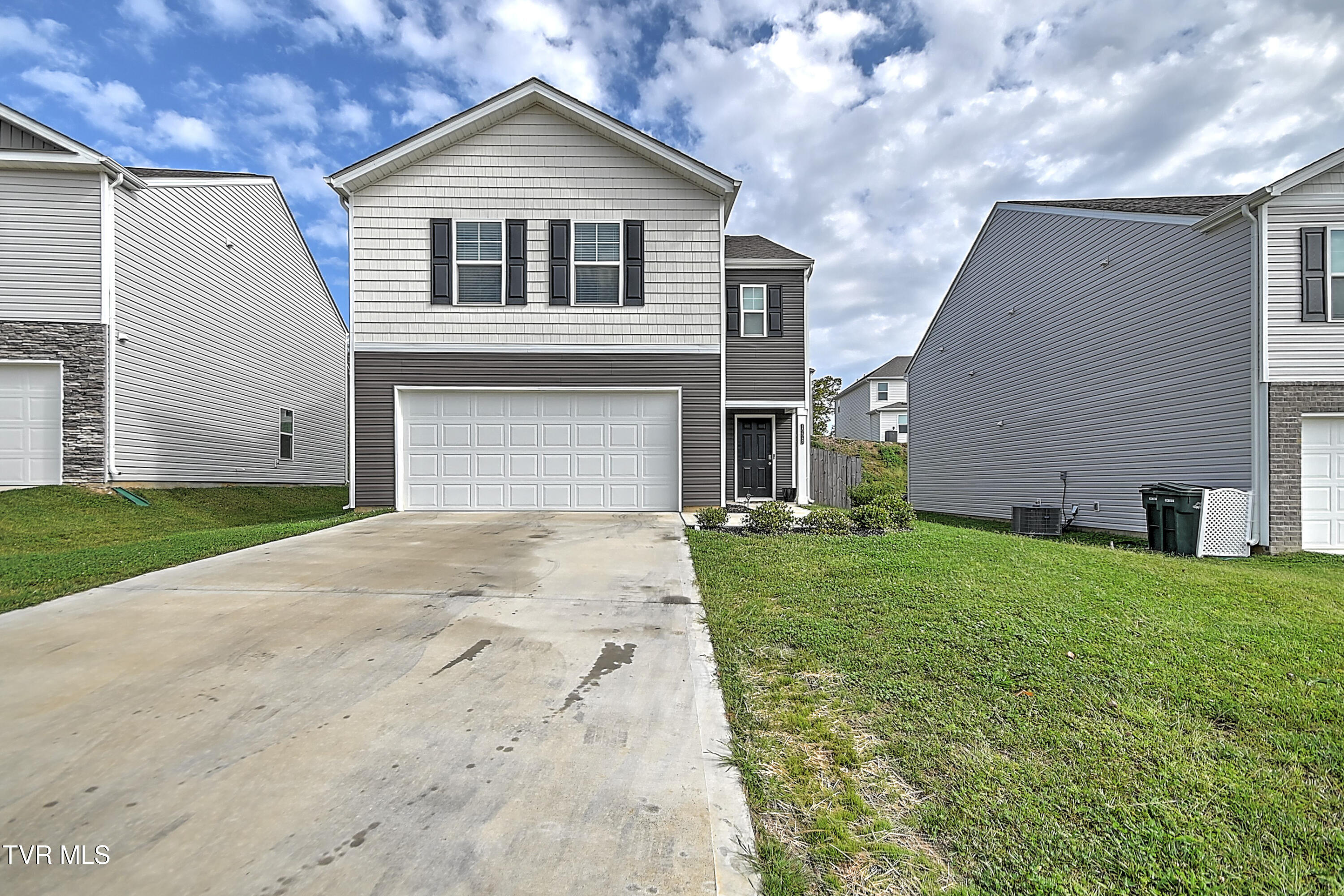1228 Cherry Grove